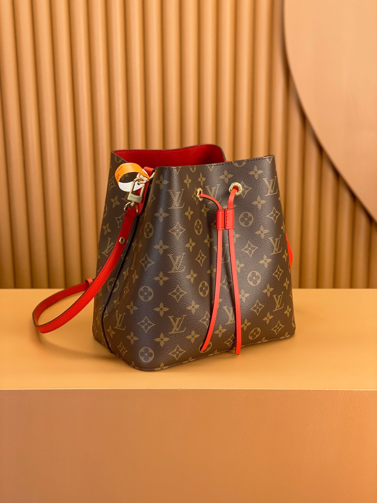 Louis Vuitton NÉONOÉ Medium Handbag M44021