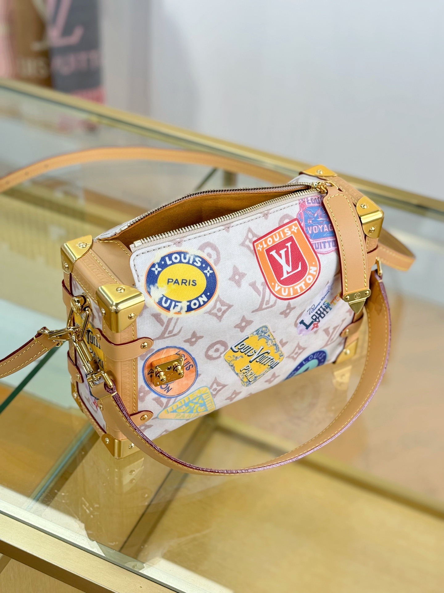 Louis Vuitton SIDE TRUNK Medium Handbag M14606