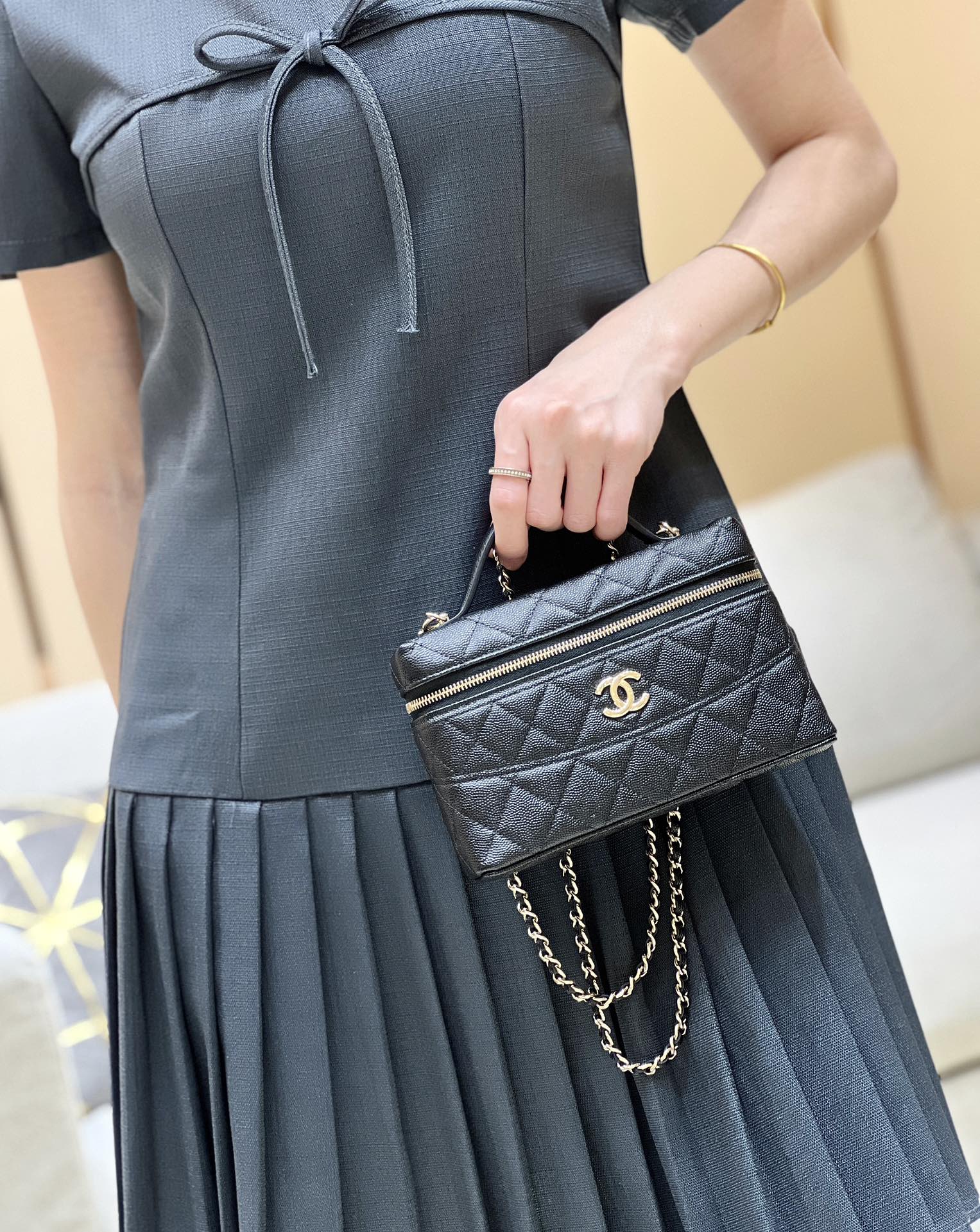 Chanel 25C Early Spring Series Handle Box Bag AP4407