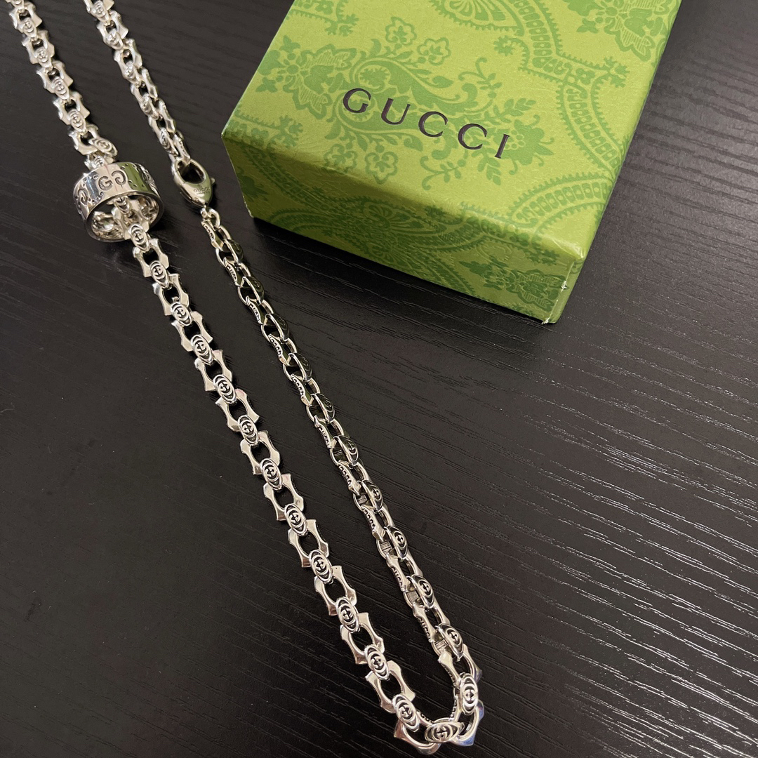 Gucci GG Ring Vintage Necklace