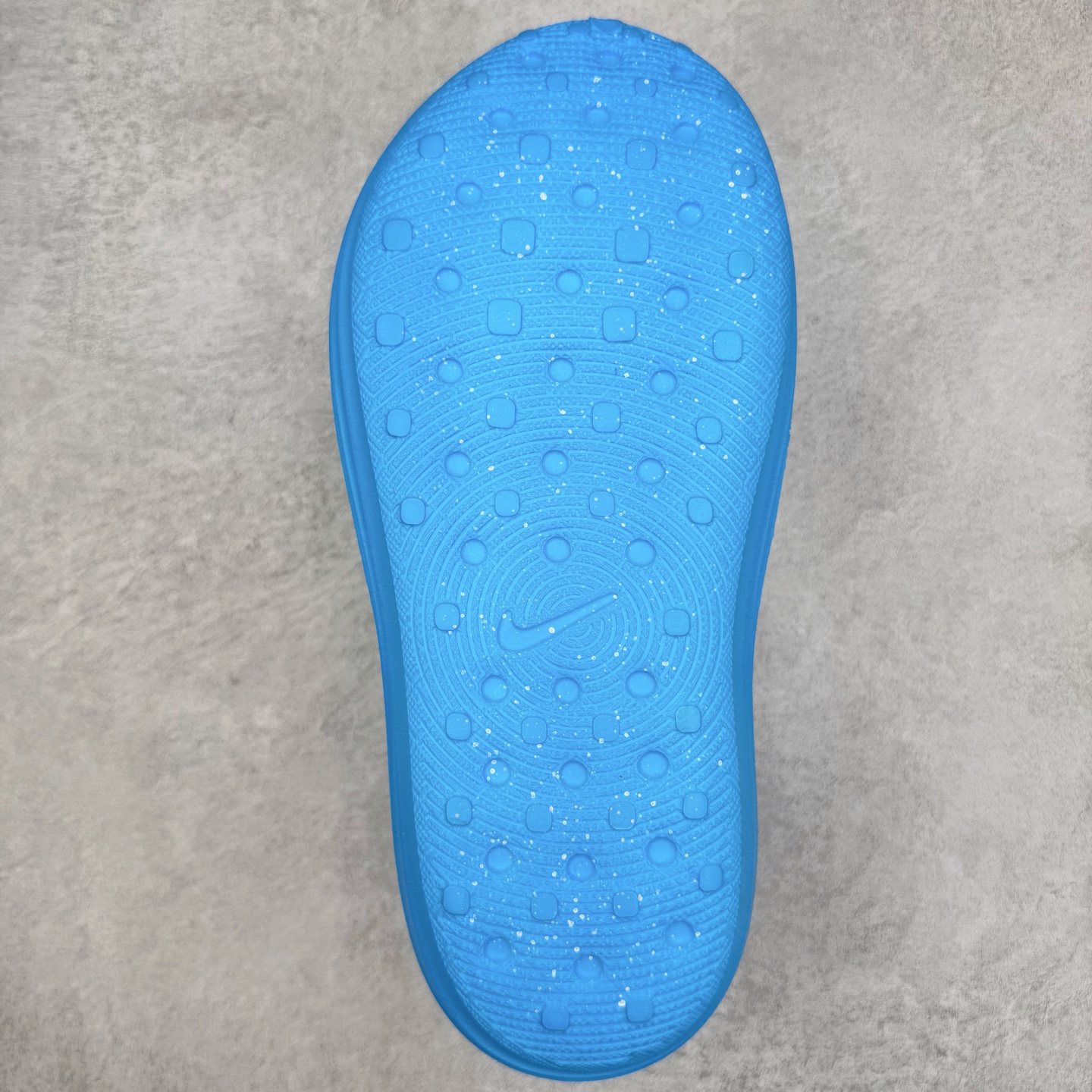 Nike ReactX Rejuven8 Simple, Comfortable and Versatile Hole Shoes