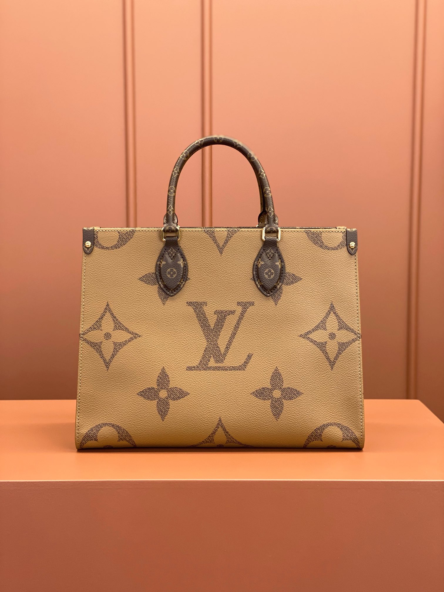 Louis Vuitton ONTHEGO Medium Handbag M45039