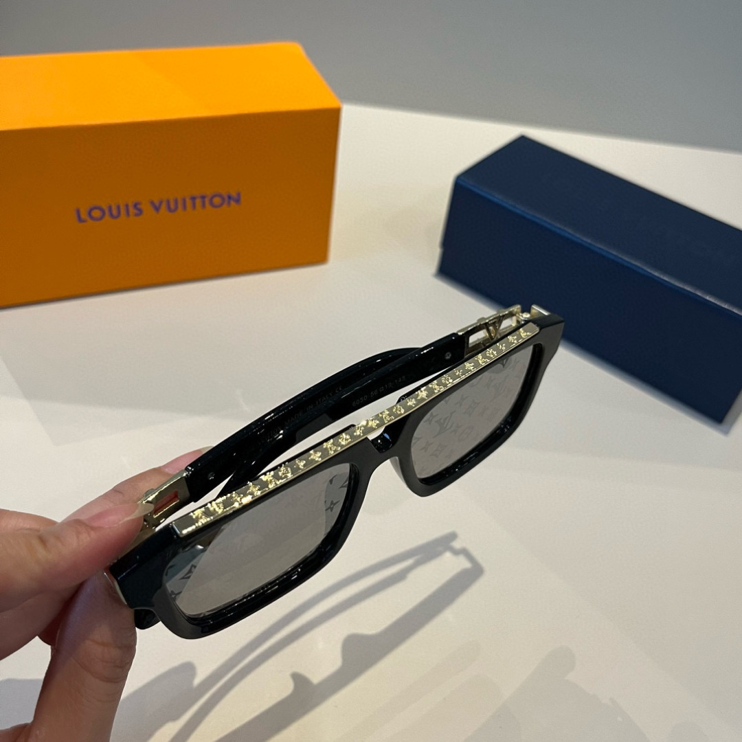 Louis Vuitton square-frame sunglasses