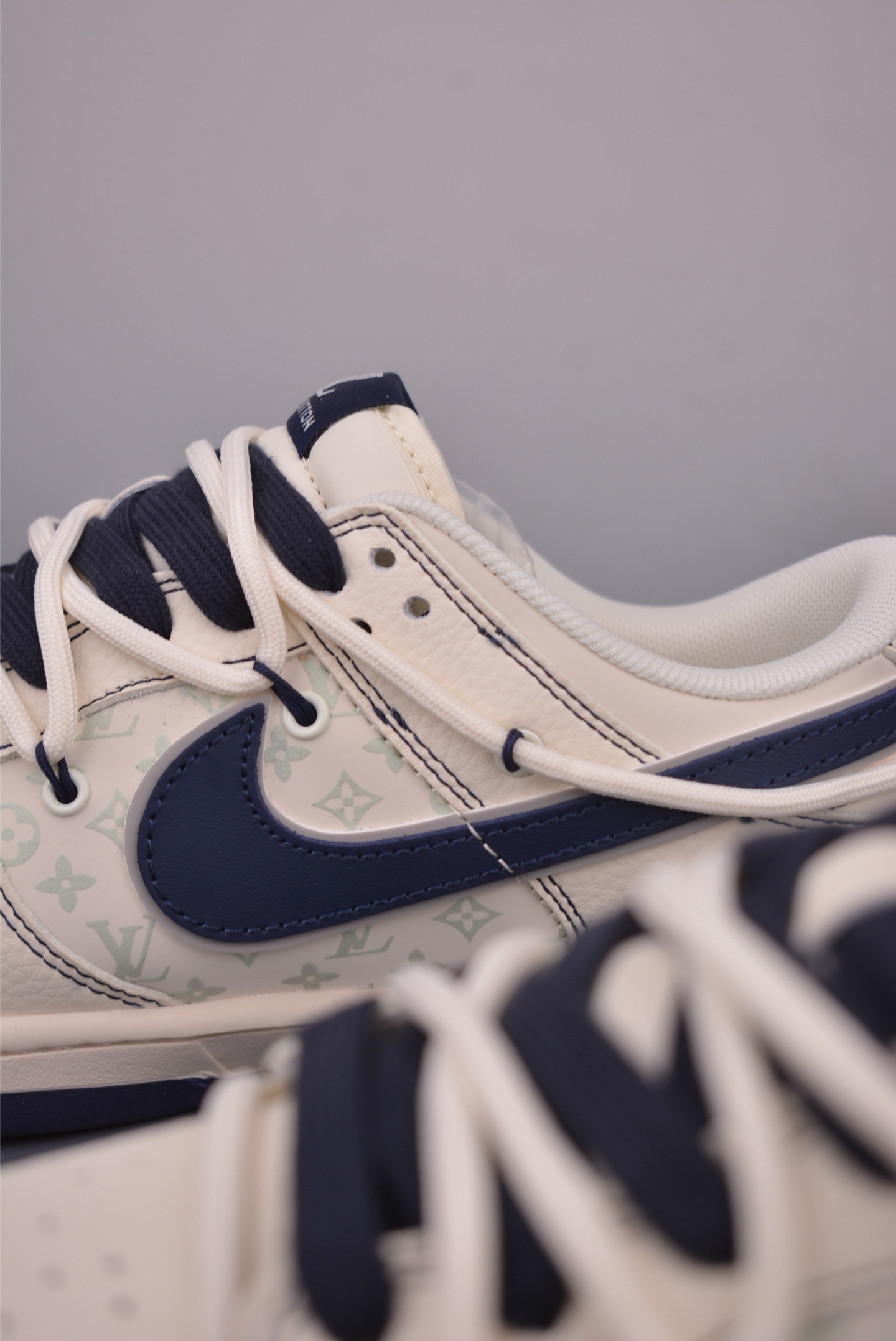 Louis Vuitton x Nike SB Dunk Low 