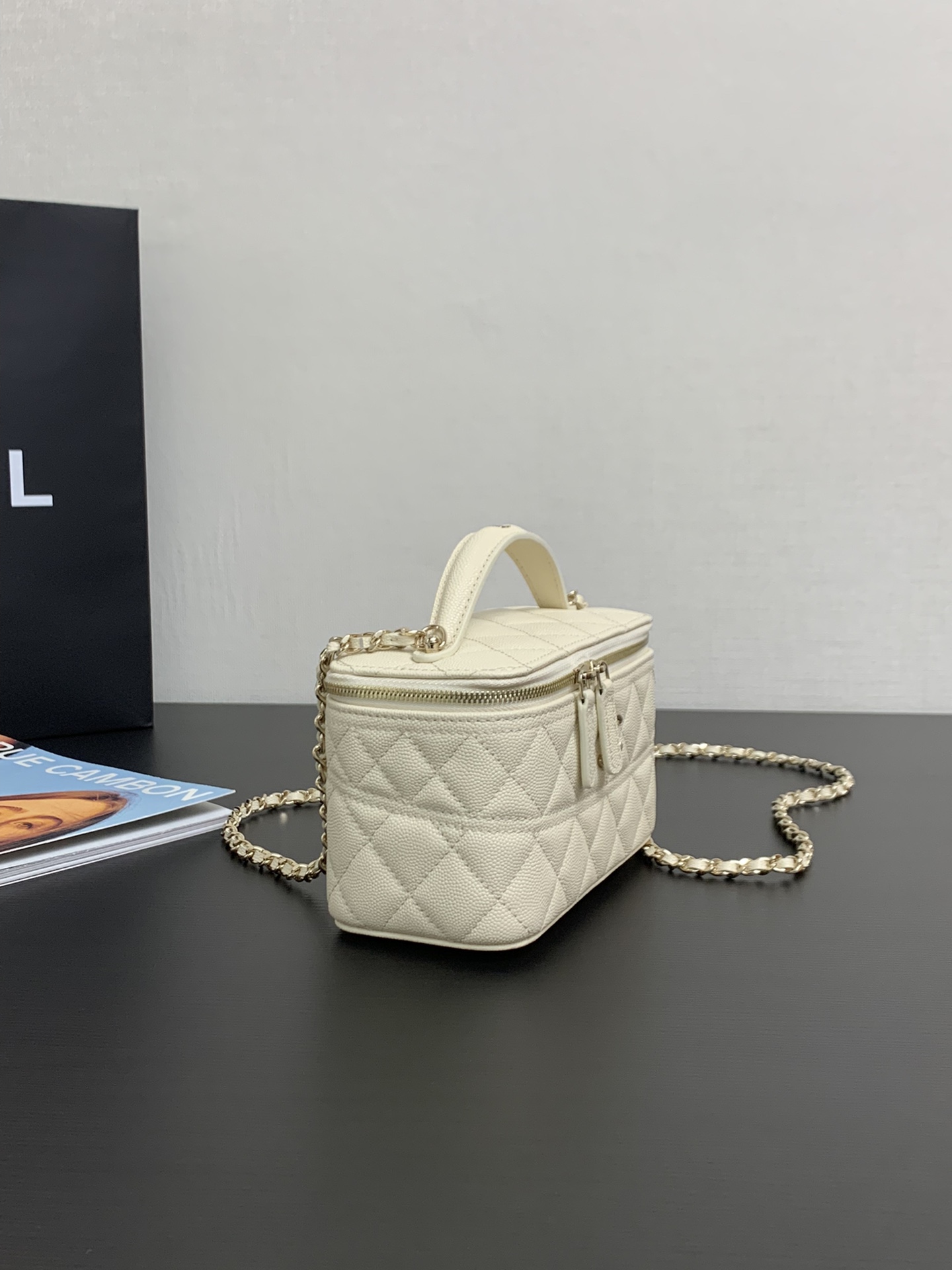Chanel 25C cosmetic bag 99440