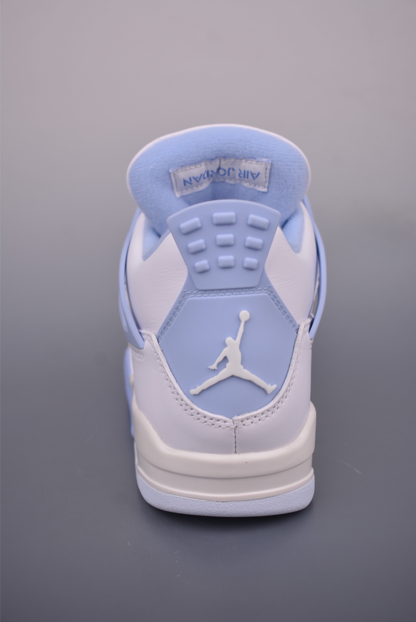 Air Jordan 4 Retro HV0823-100