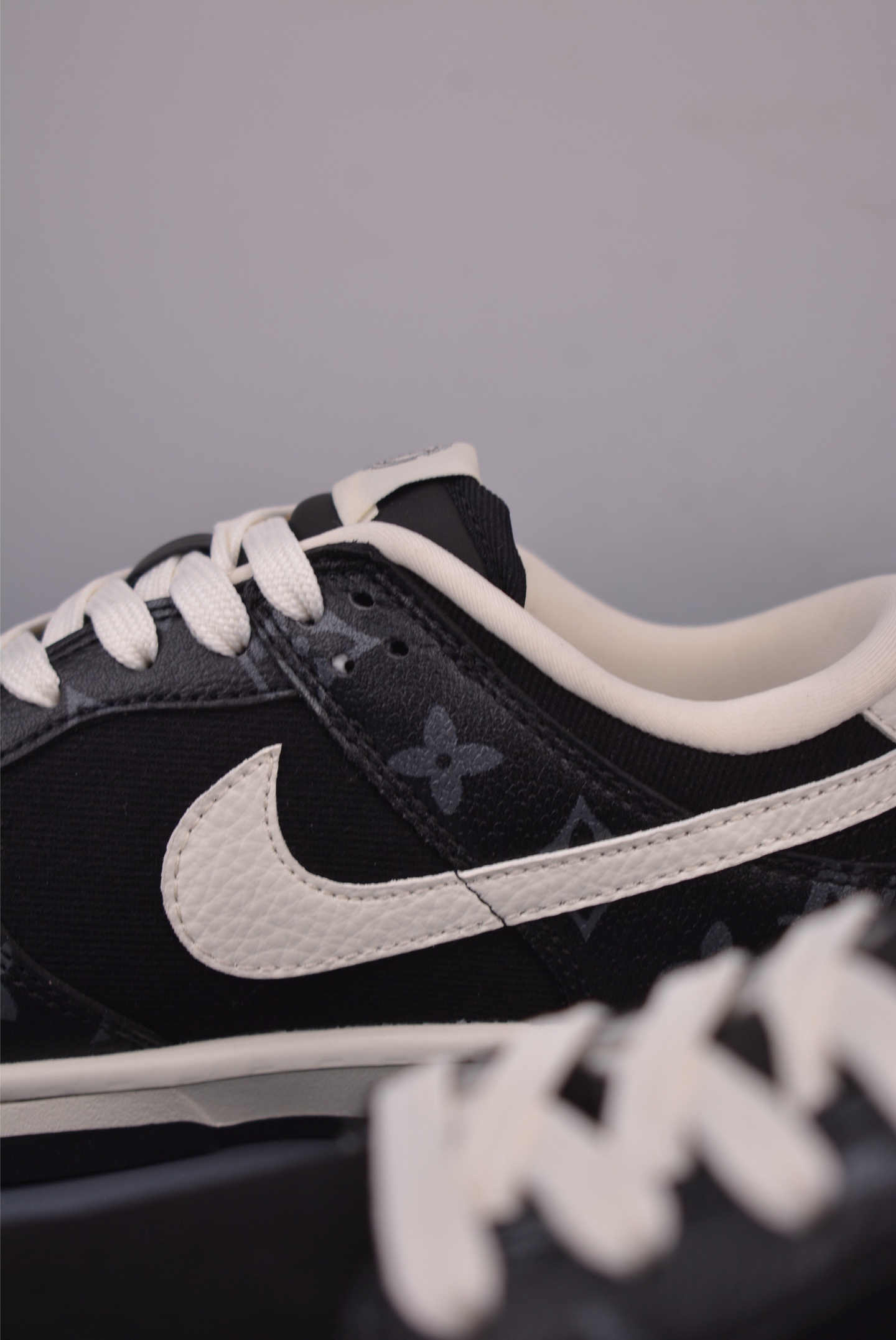 LV x Nike SB Dunk Low 