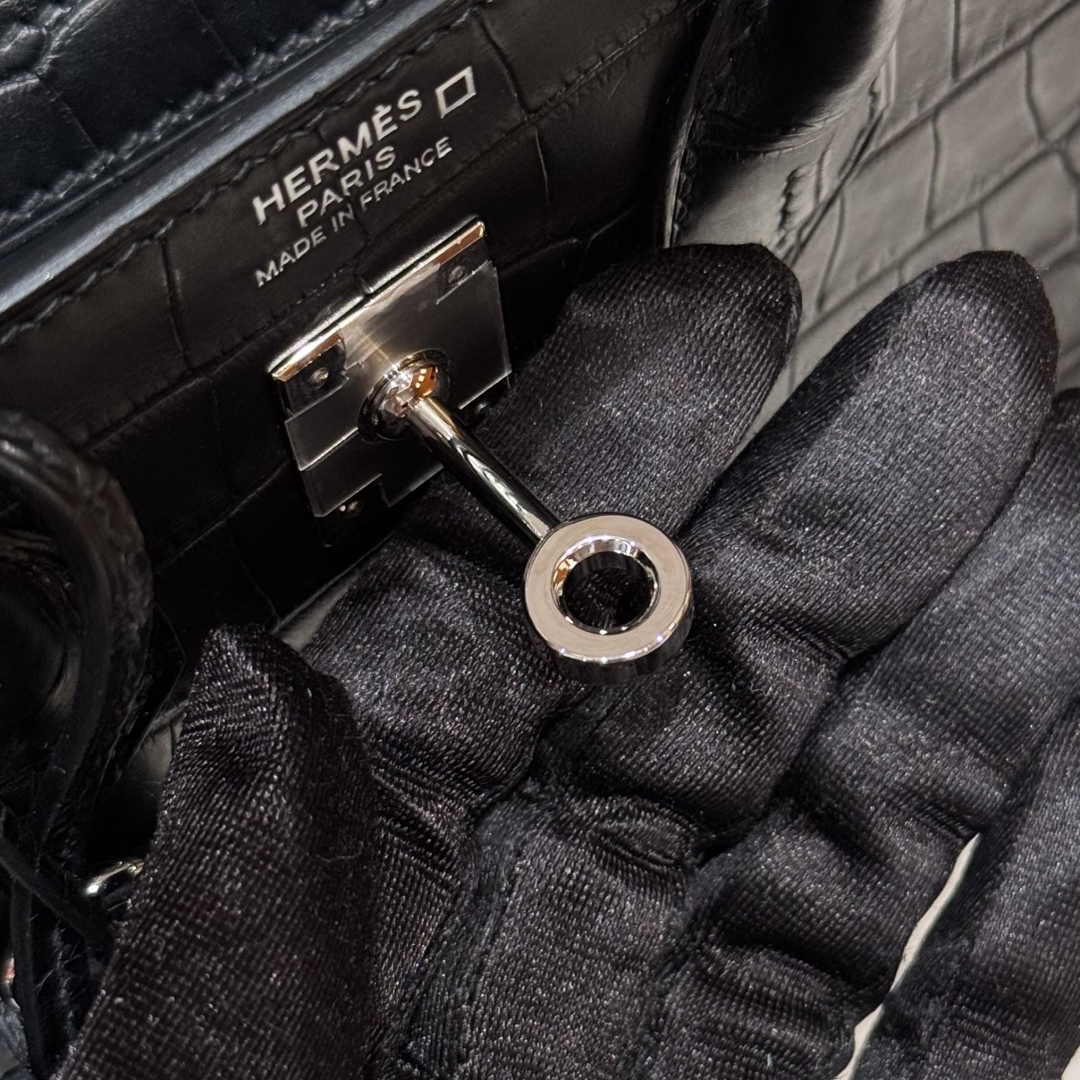 Hermes Birkin 89noir handbag (handmade to order)