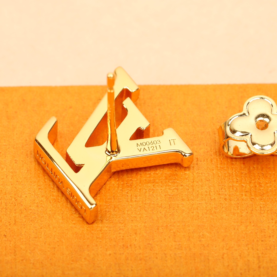 Louis Vuitton Pink Set Earrings
