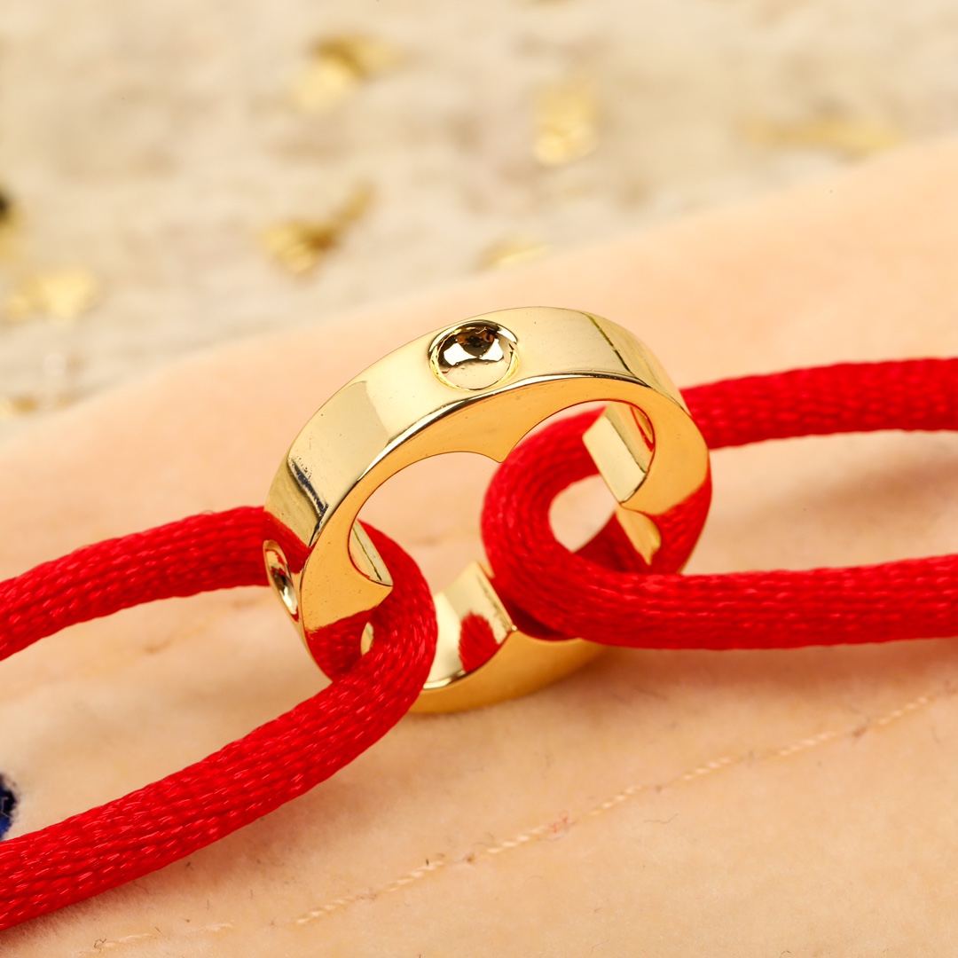Louis Vuitton EMPREINTE series hollow lucky bracelet