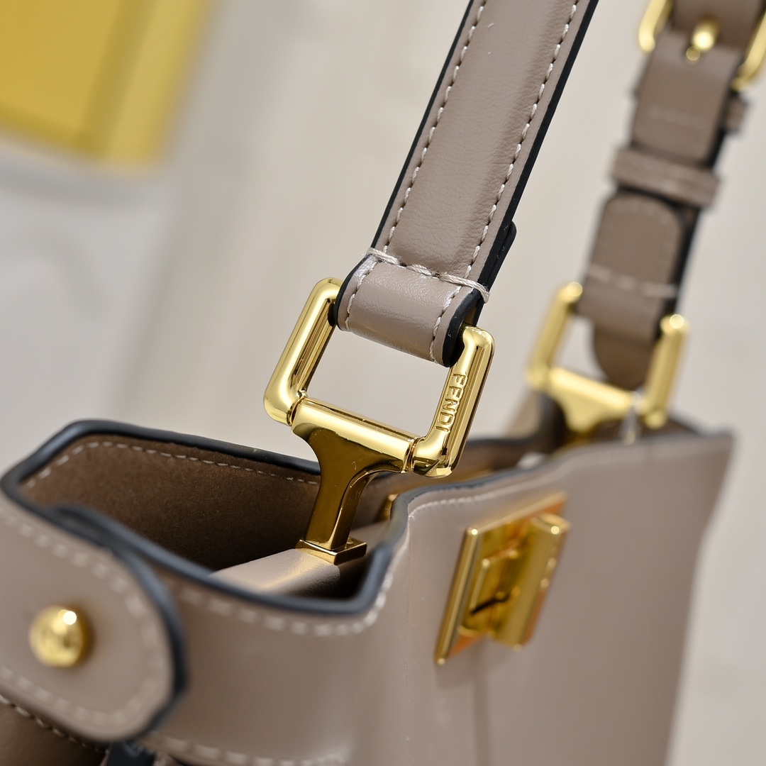 FENDI ekaboo Soft medium handbag 8801