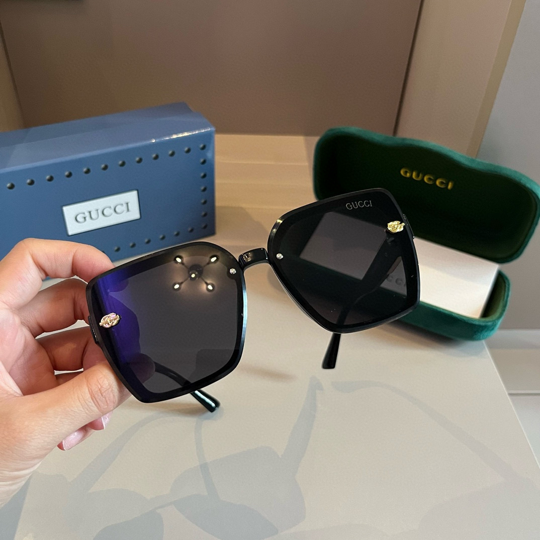 Gucci Square Frame Sunglasses
