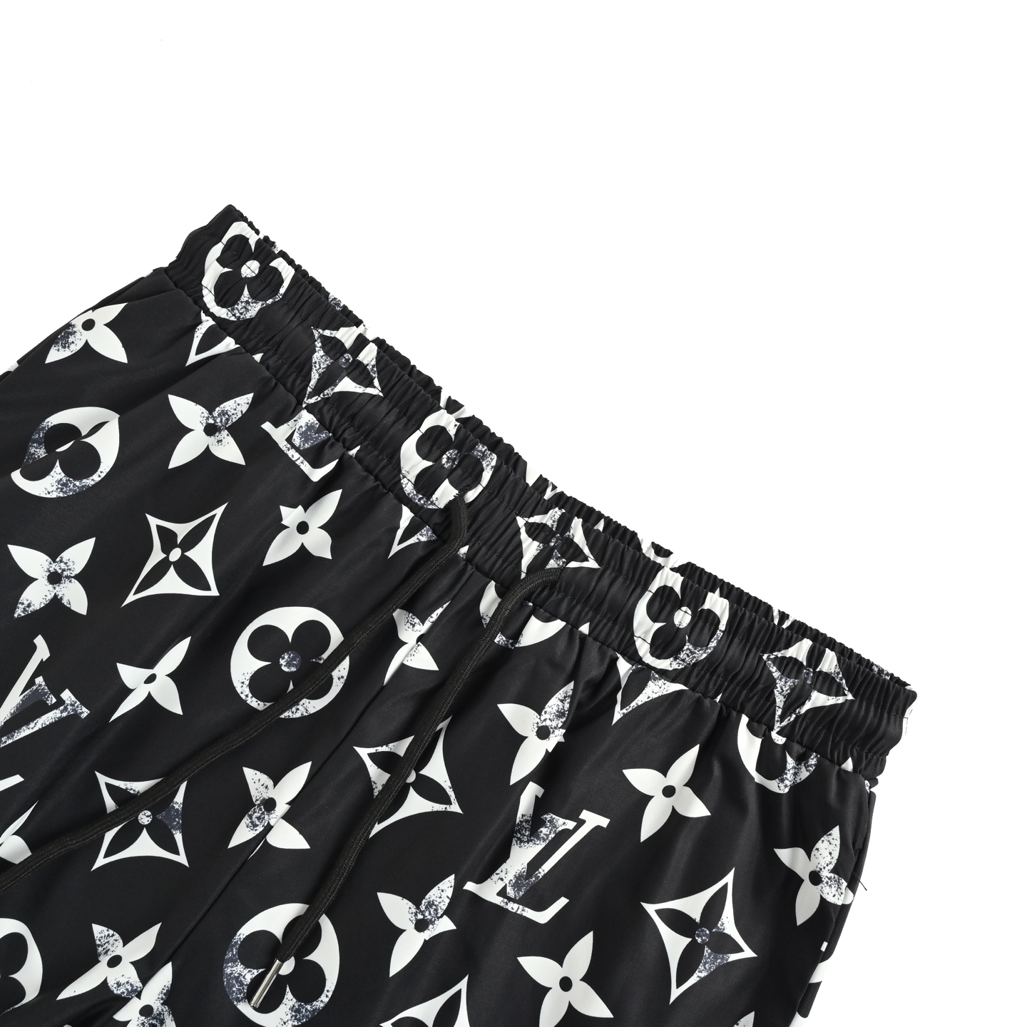 Louis Vuitton 25ss distressed monogram full indonesian dragon shorts