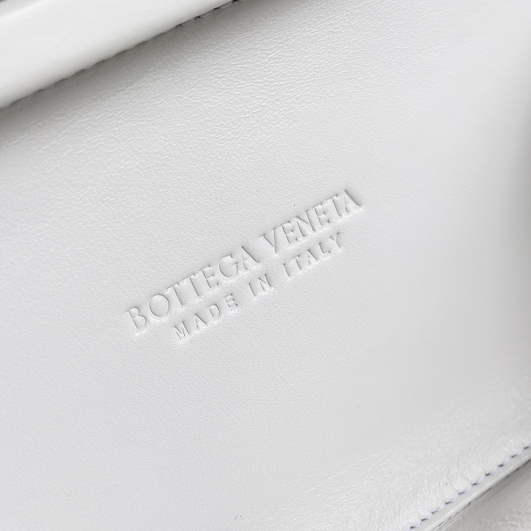Bottega Veneta Knot woven evening bag 717622