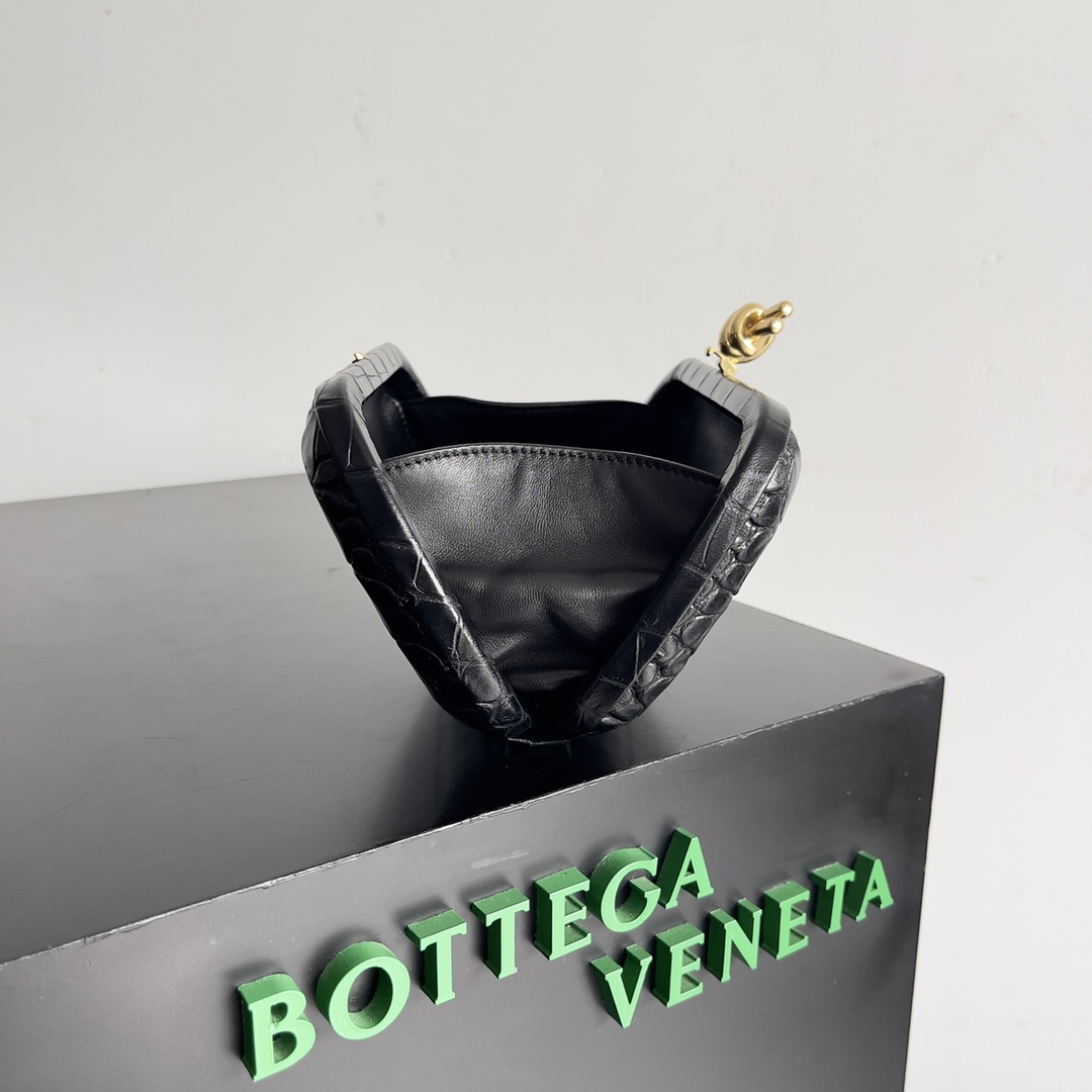 Bottega Veneta crocodile pattern evening bag 737205