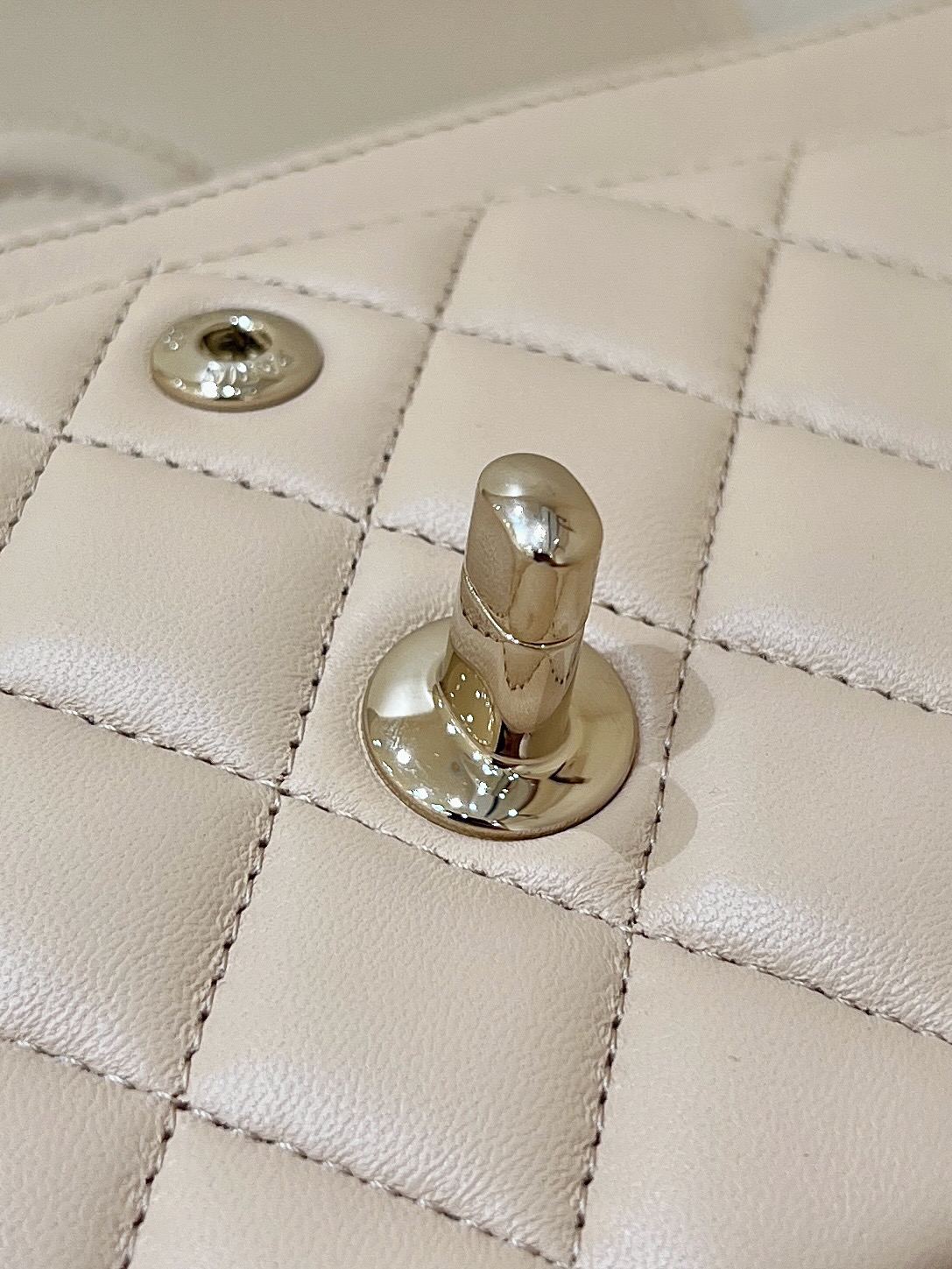 Chanel 25C handle long box AP4404