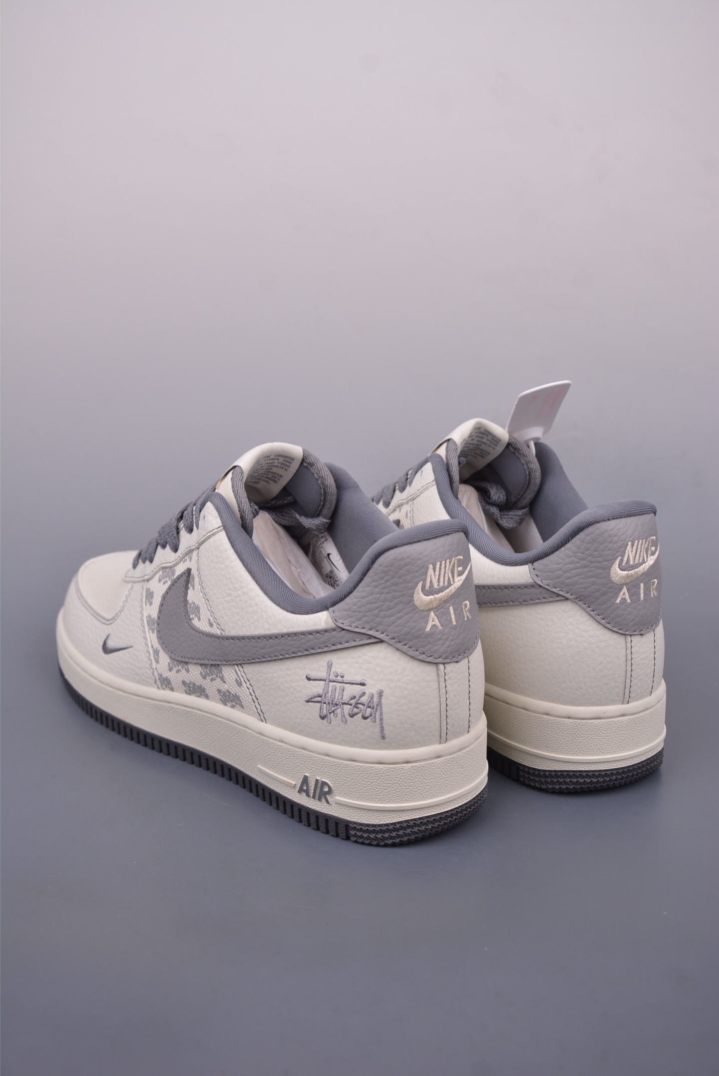 Stussy x Nike Air Force 1 07 LV8 Low Sneakers Off-White Gray BZ6808-101