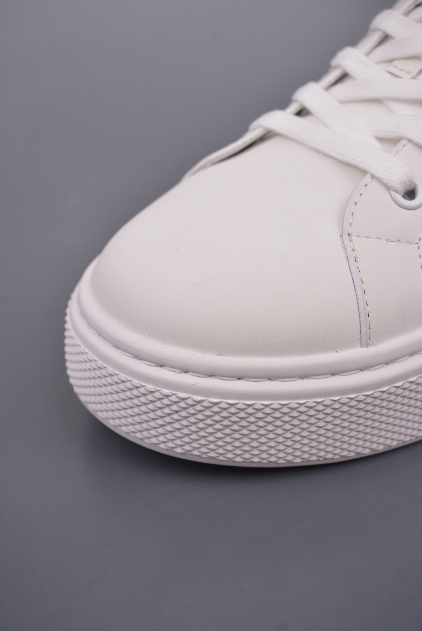 PRADA Cloudbust Thunder White Shoes Black Tail  VITBLLO