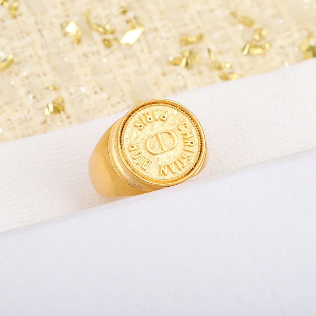 Dior CD coin letter ring