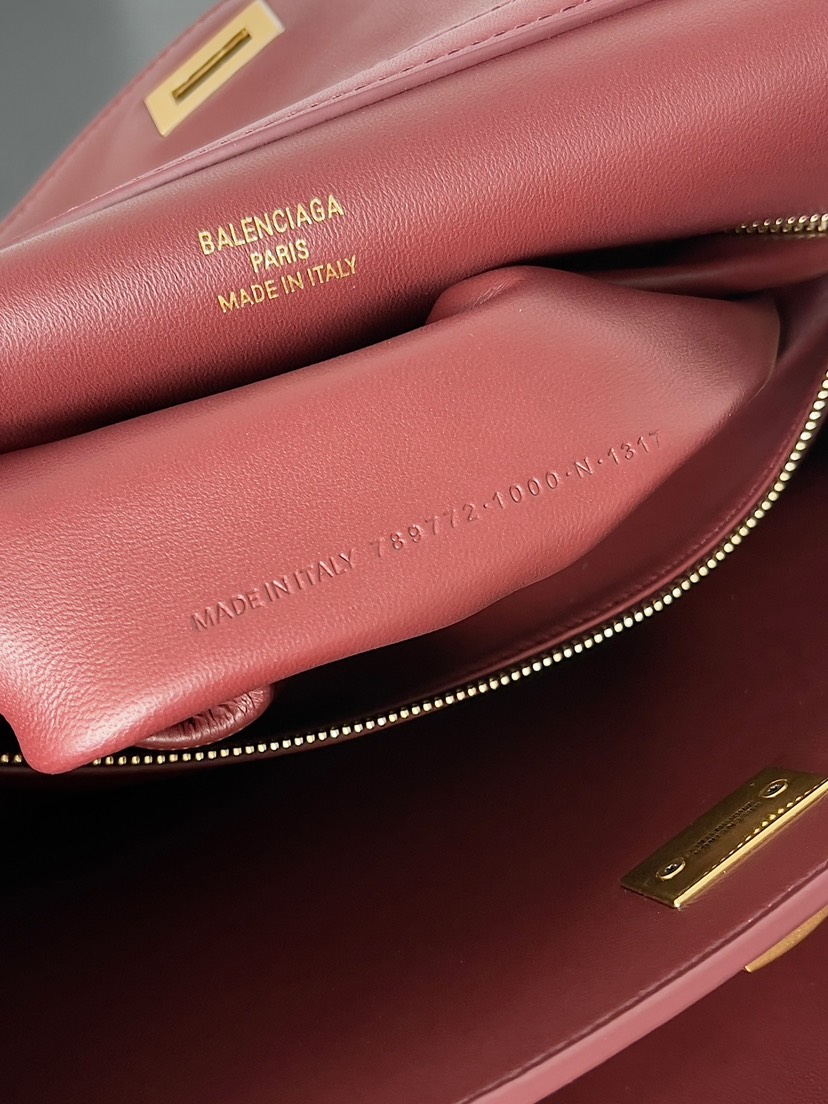 Balenciaga Rodeo Medium Bag
