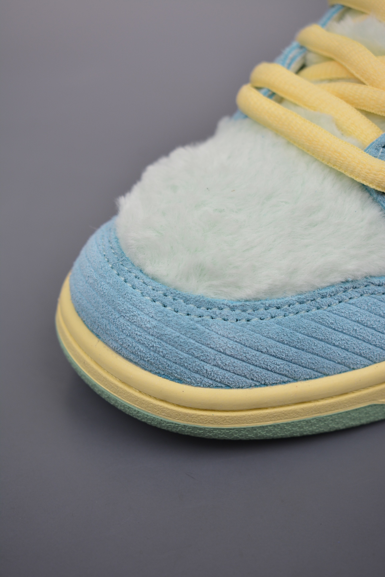 Verdy x Nike SB Dunk Low Pro Visty Plush Blue FN6040-400