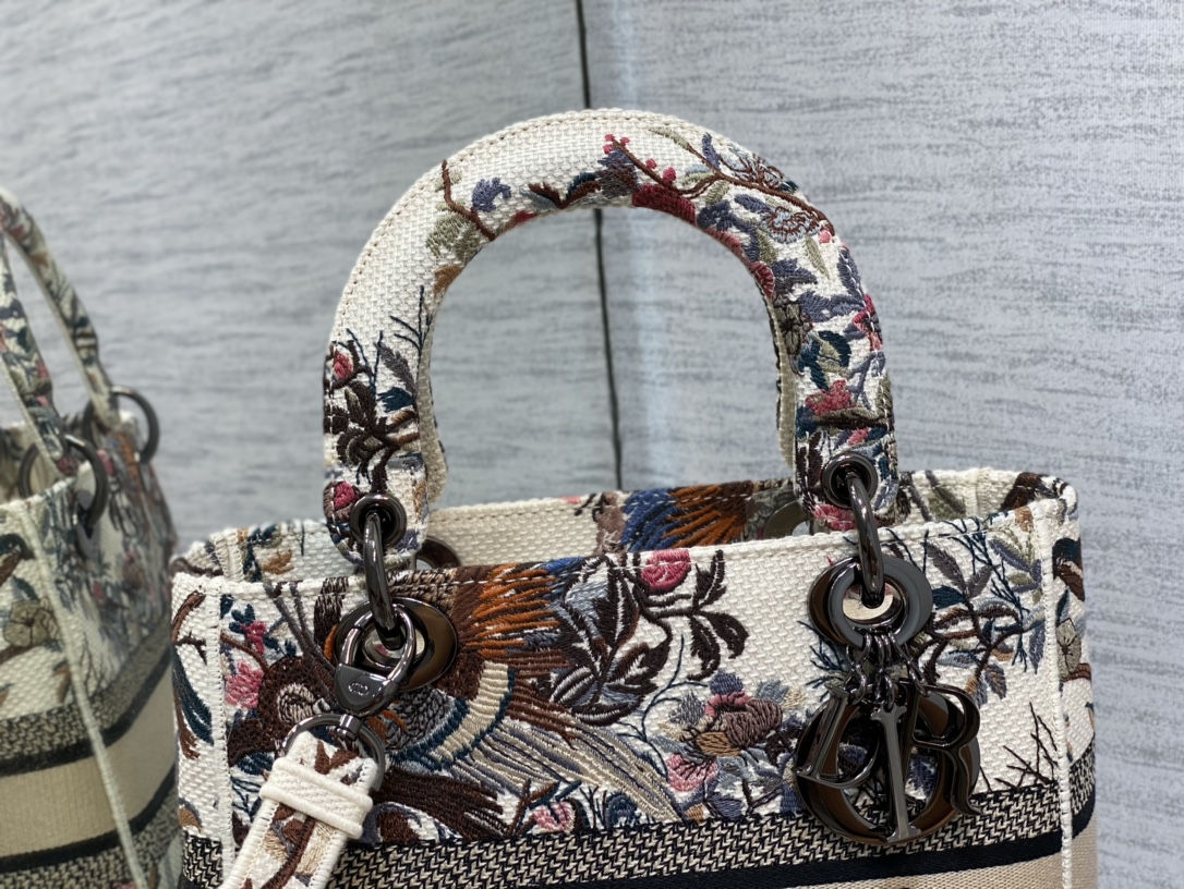 Dior Winter Garden Series Lady Embroidered Handbag 6605