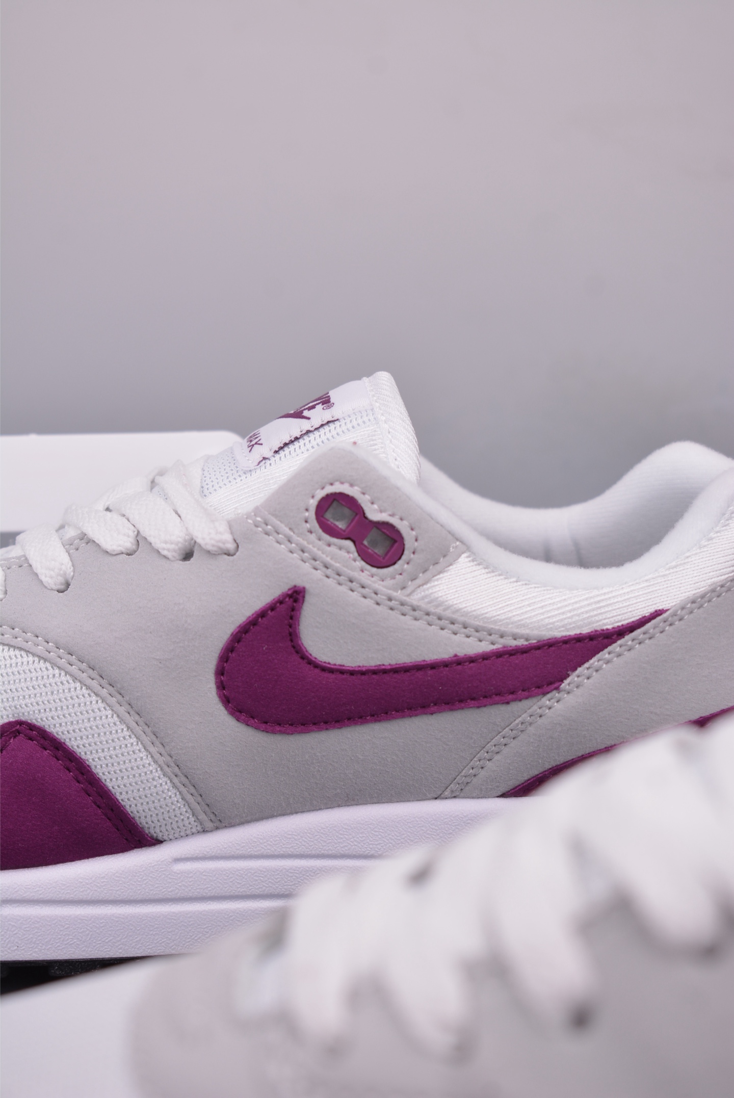 Supreme x Nike Air Max 1 '87 SP Original Series White Gray Purple HF1194-101