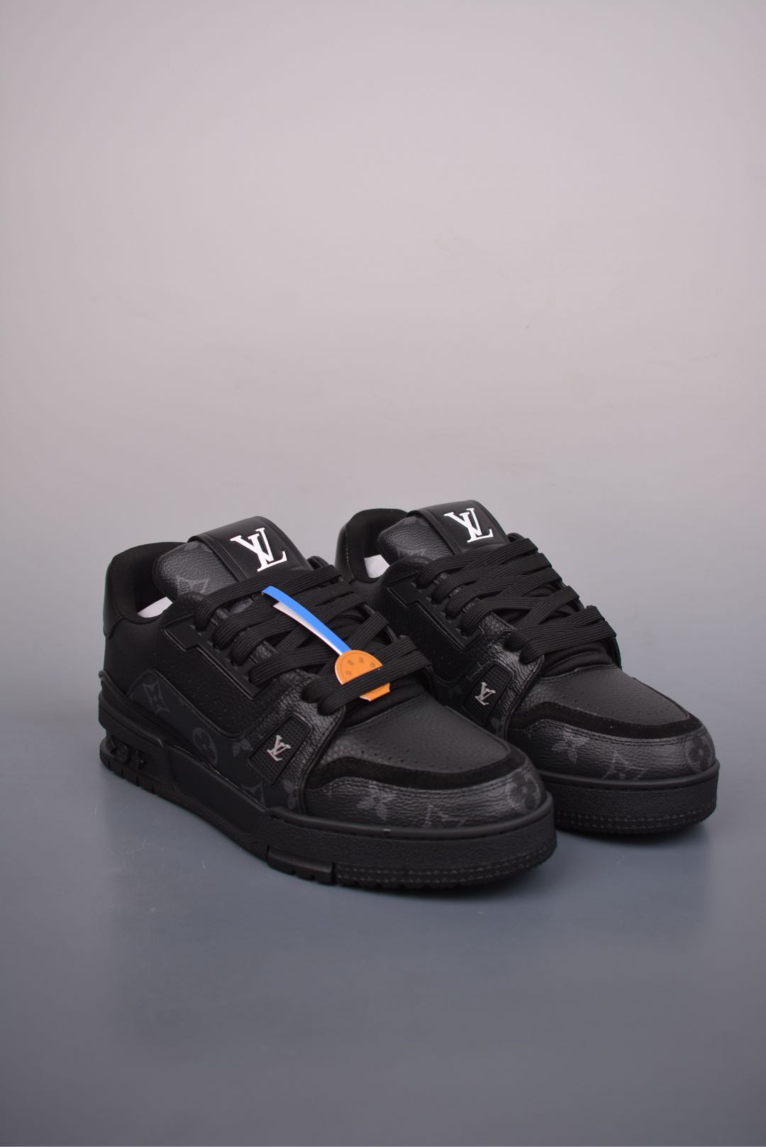 Louis Vuitton Trainer Sneaker Low all black print 1A815L
