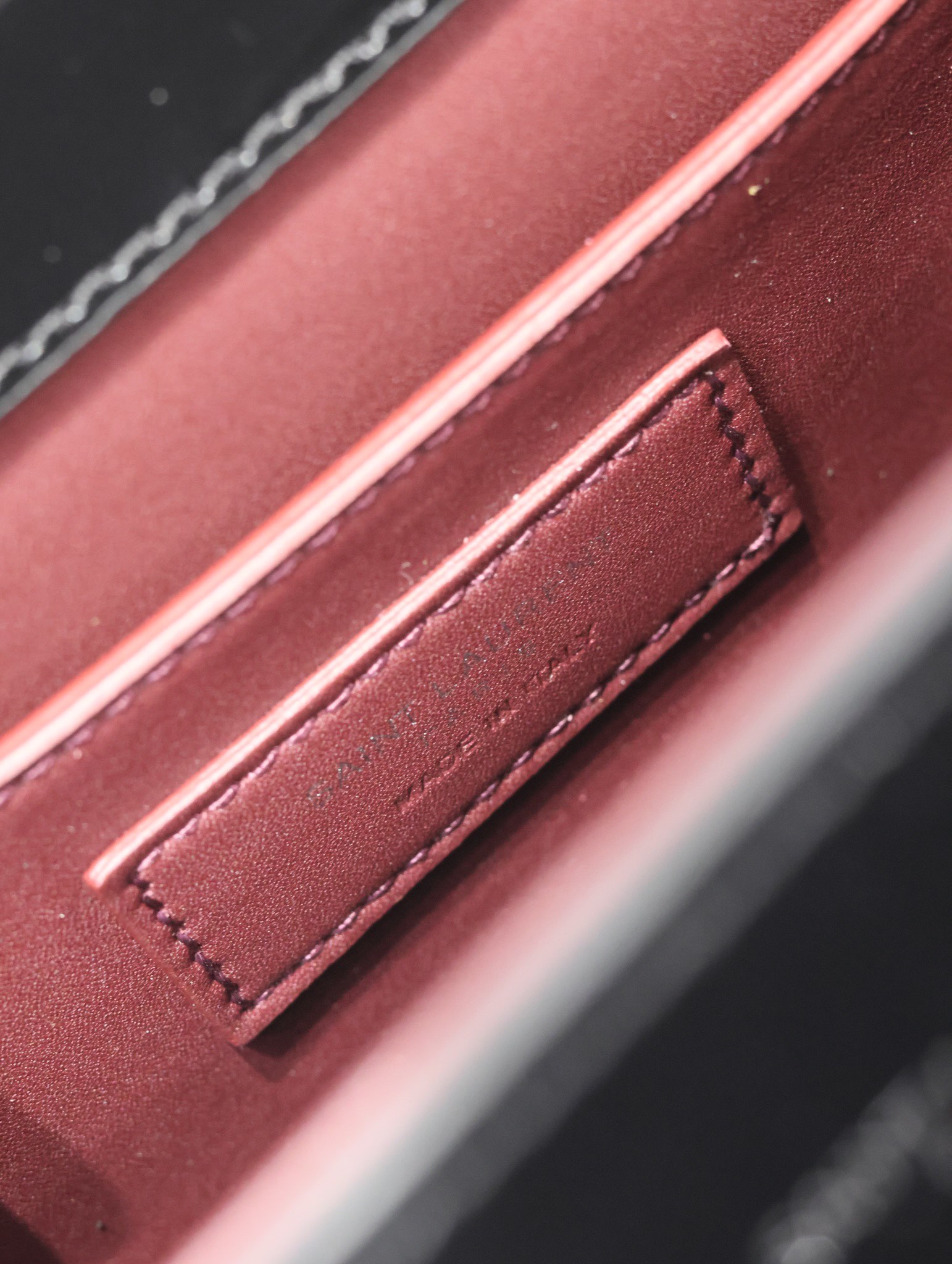 Yves Saint Laurent CASSANDRA Handbag 578000