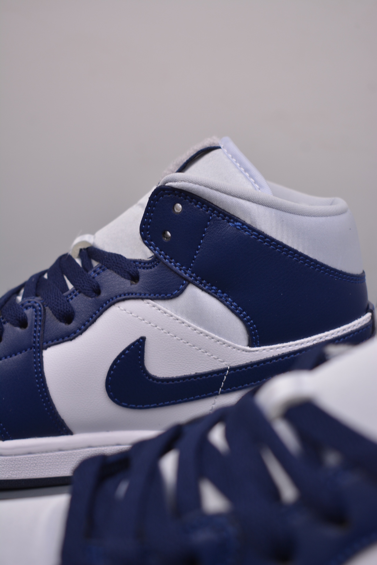 Air Jordan 1 Mid Silk Blue  FZ8777-044