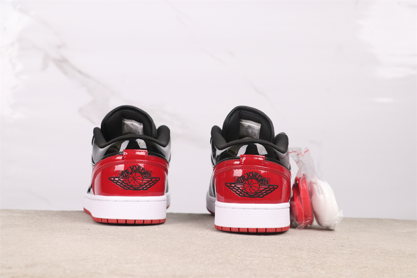 Air Jordan 1 Low 'Patent Bred' 553558-063