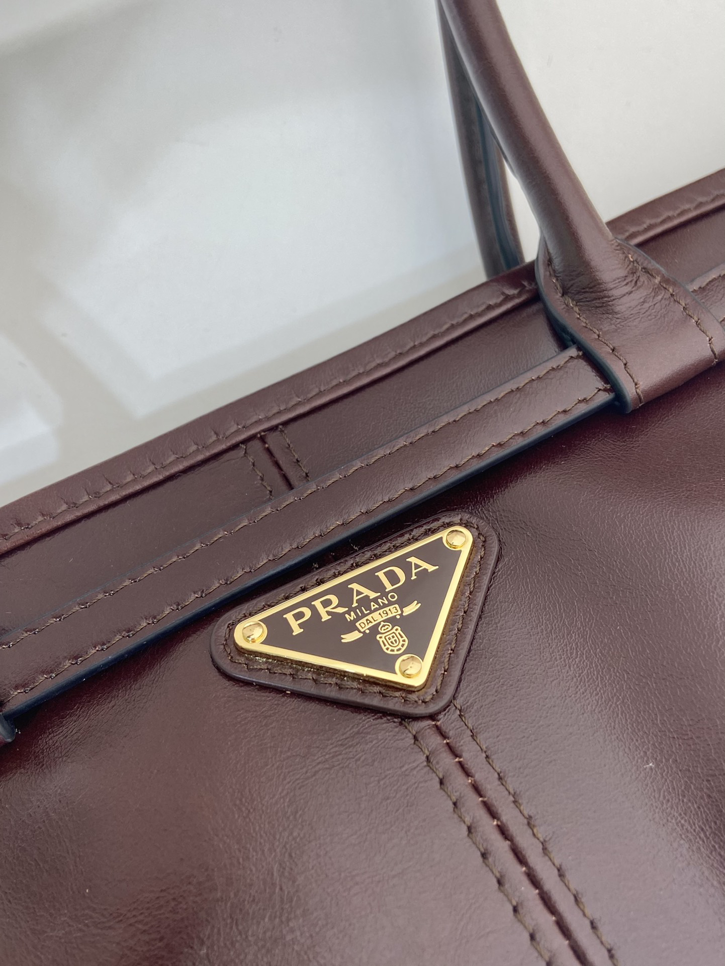 Prada lussolf waxed leather handbag 1BA426