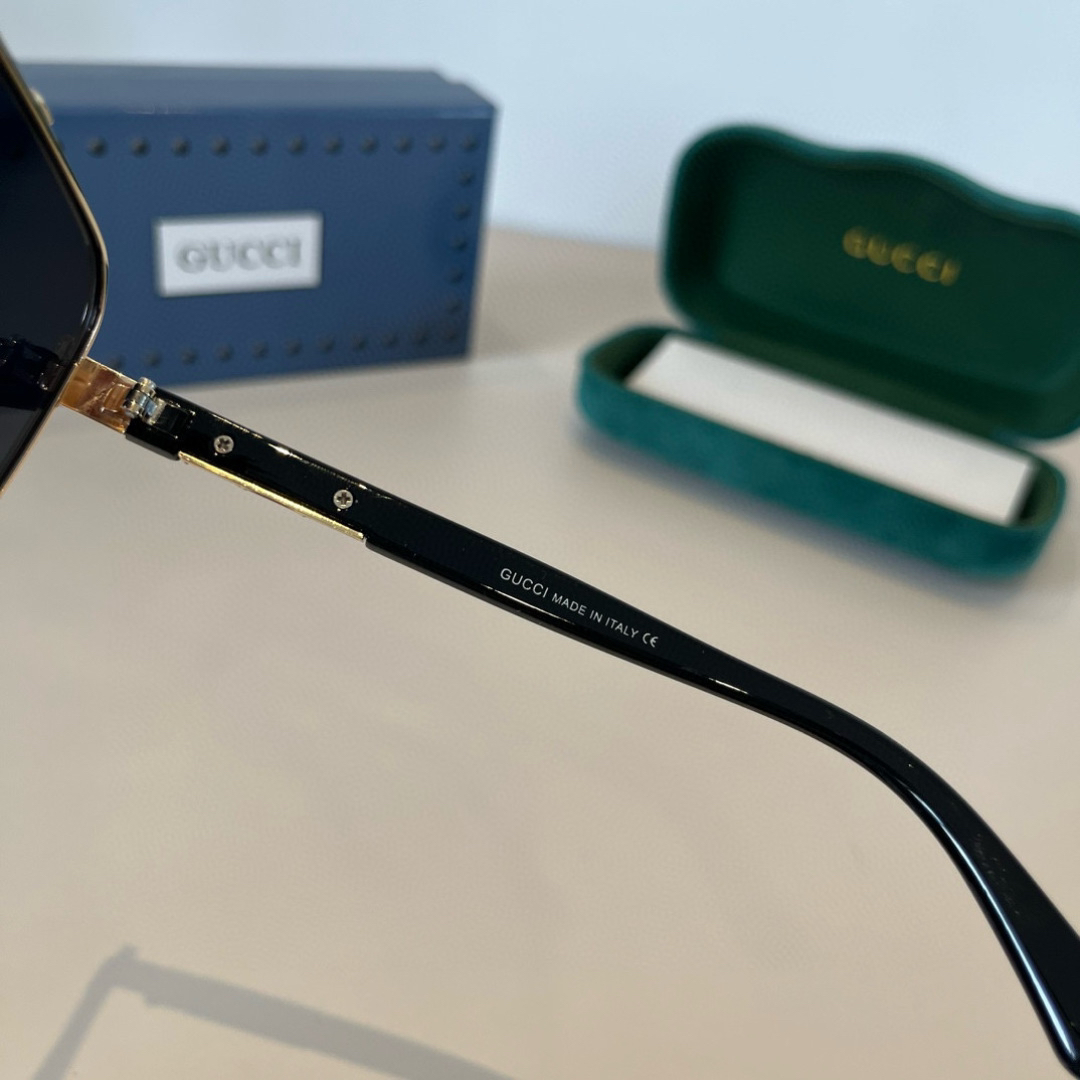 Gucci Square Frame Sunglasses