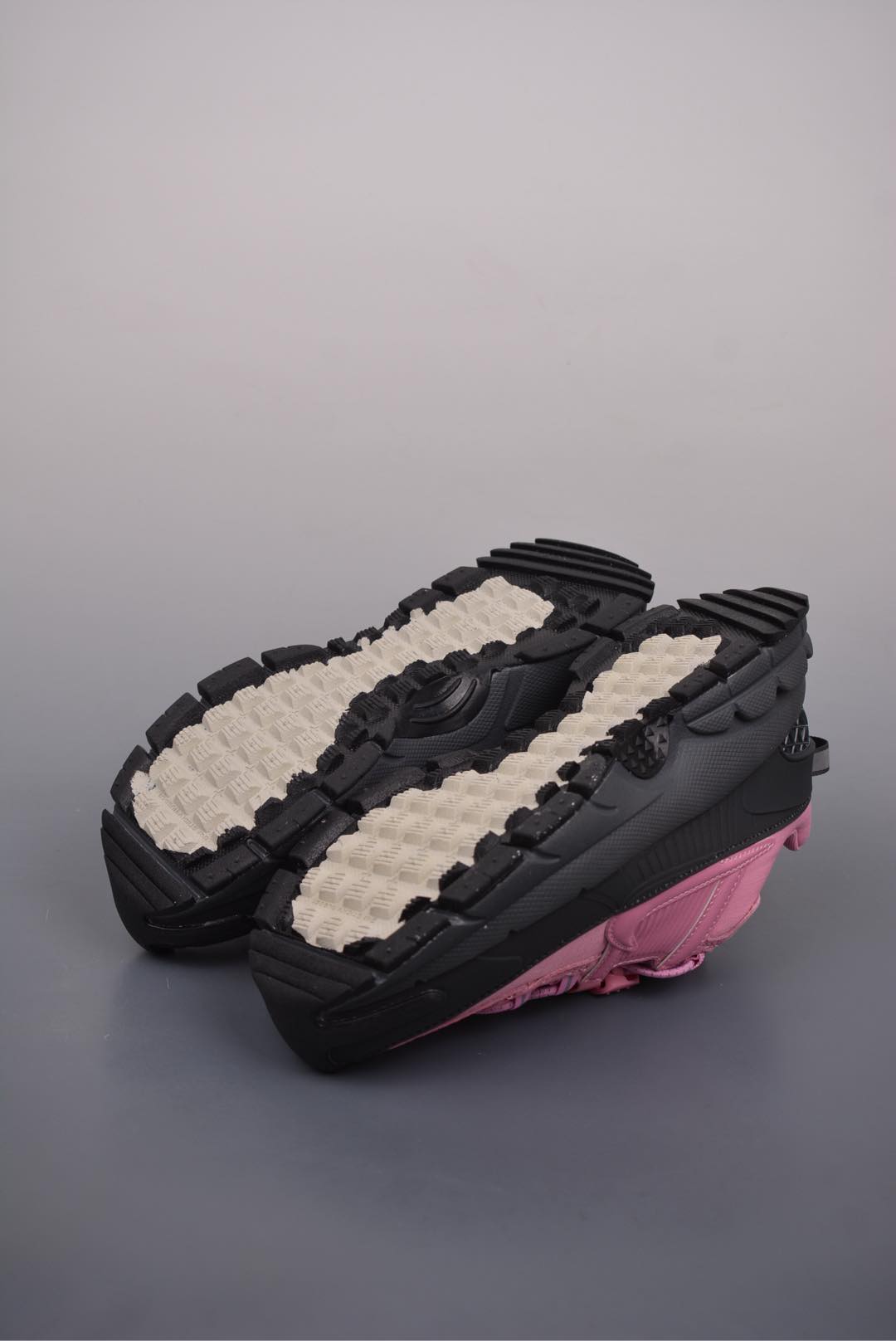 Nike Zoom Vomero 5 RoamElemental Pink HQ2181-300