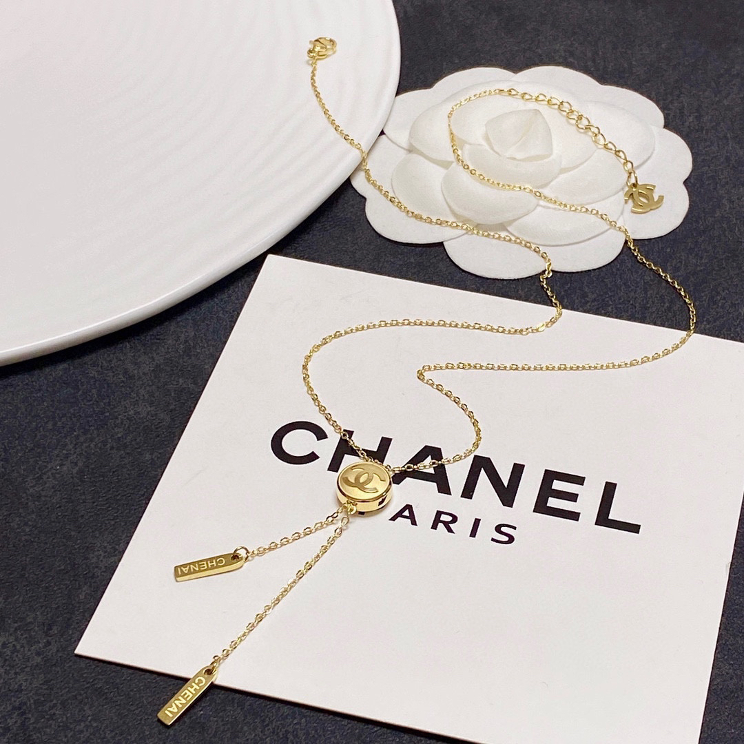 Chanel Round CC Pendant Necklace
