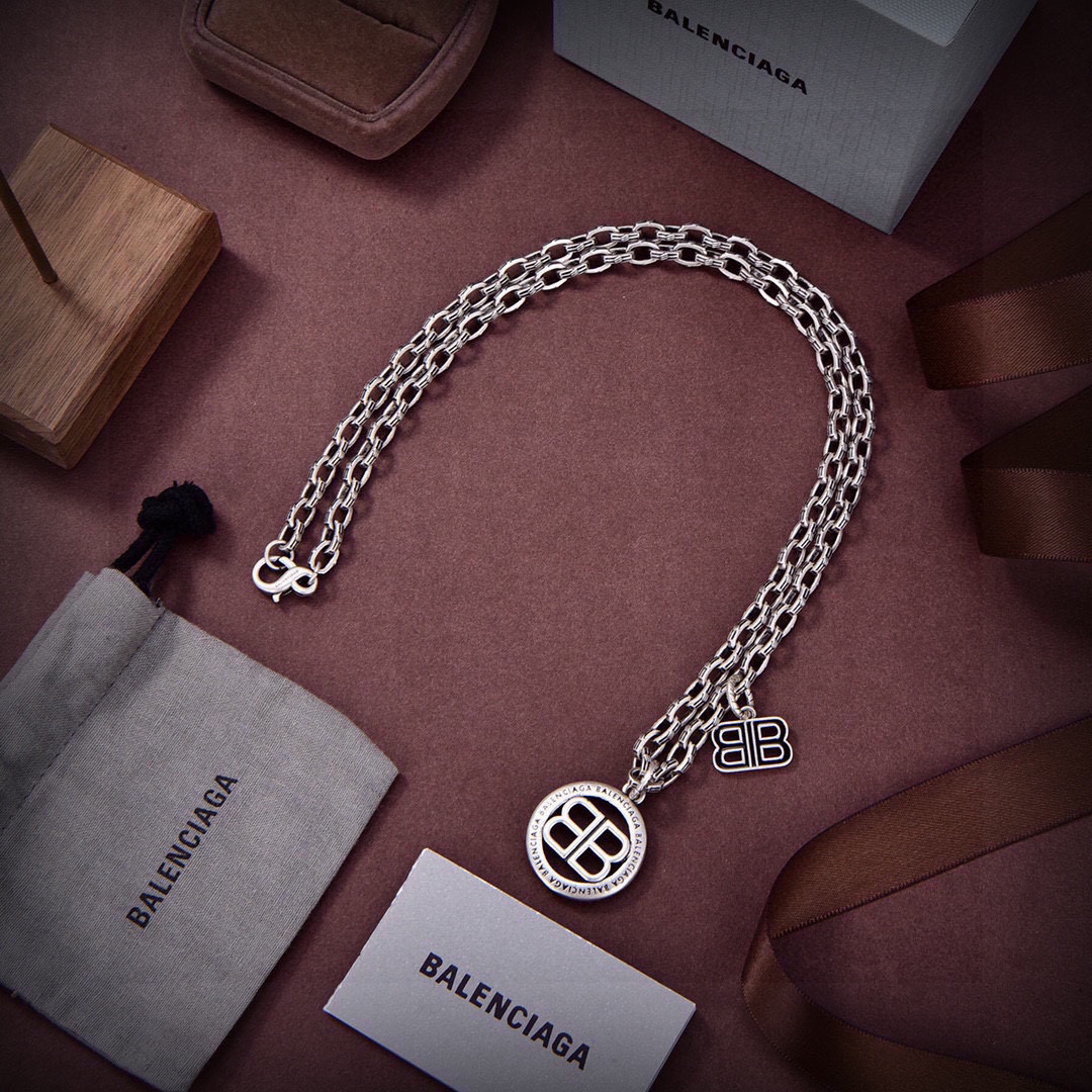 Balenciaga BB round brand chain vintage necklace