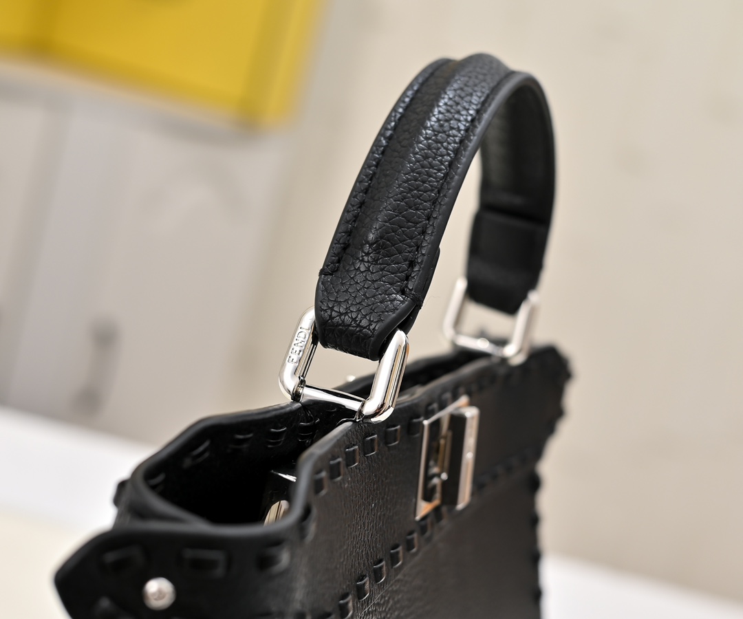 FENDI ekalboo macaron hand-sewn kitten bag 3361