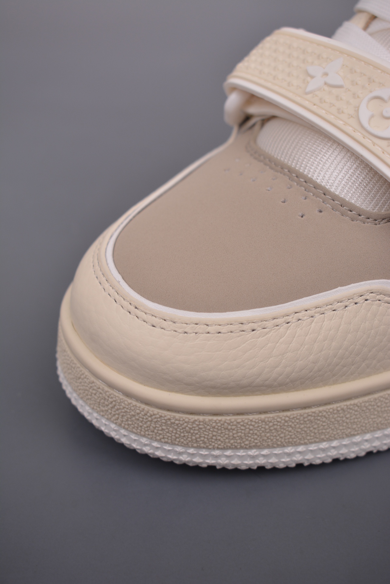 Louis Vuitton Archlight Sneakers Beige Gray