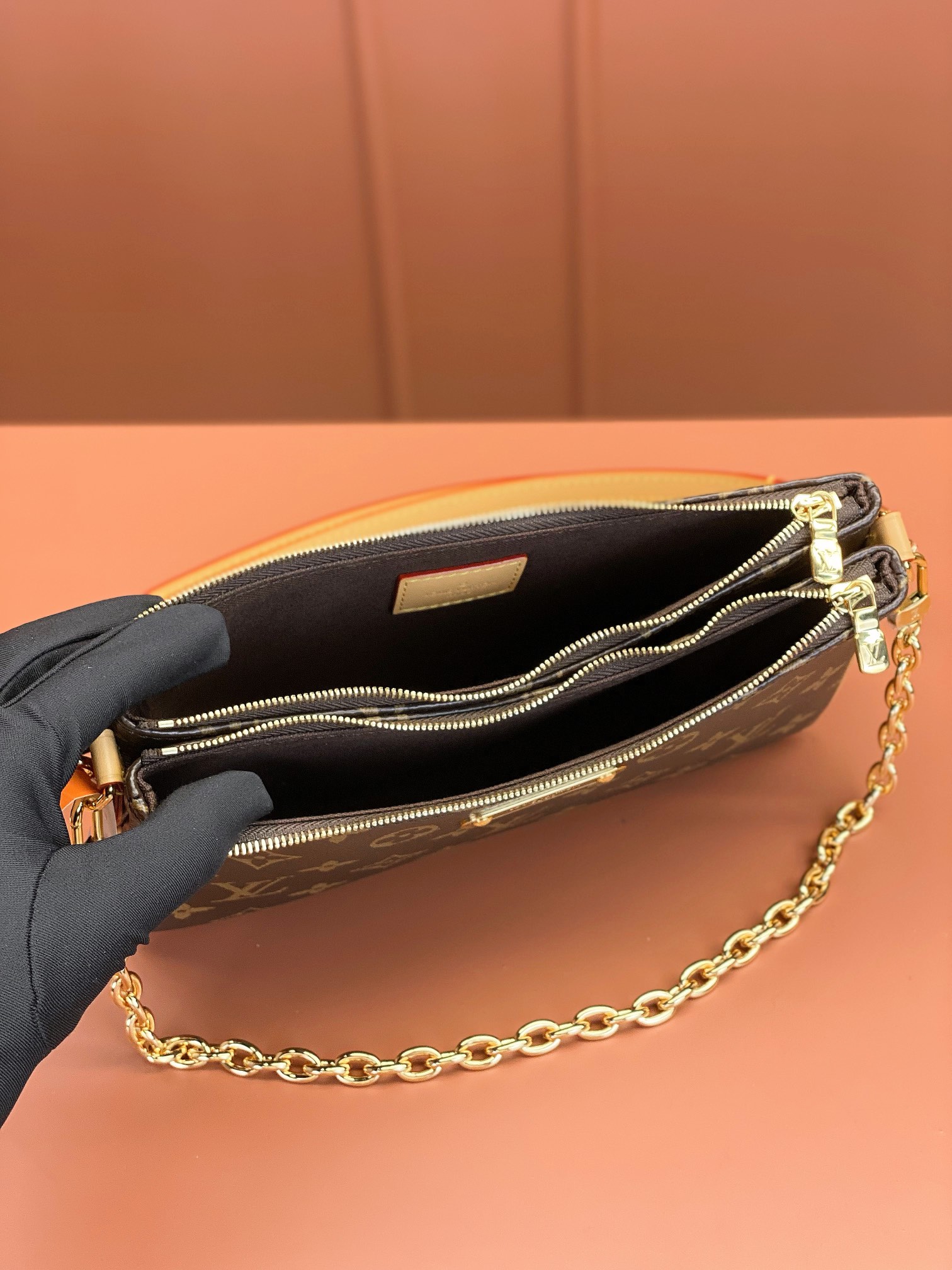 Louis Vuitton pochette bag M83008