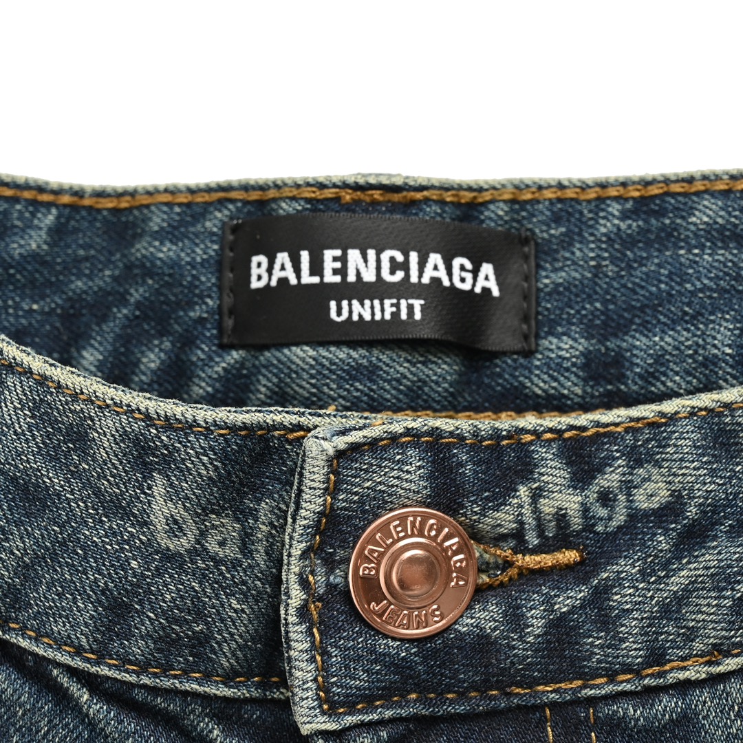 Balenciaga 23Fw all over printed distressed washed jeans