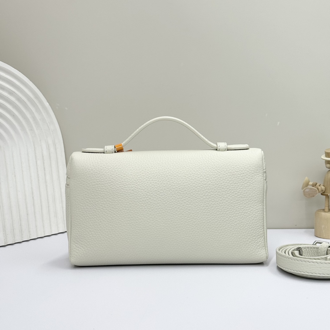 Loro Piana Extra poet L19 Clutch FAI8393