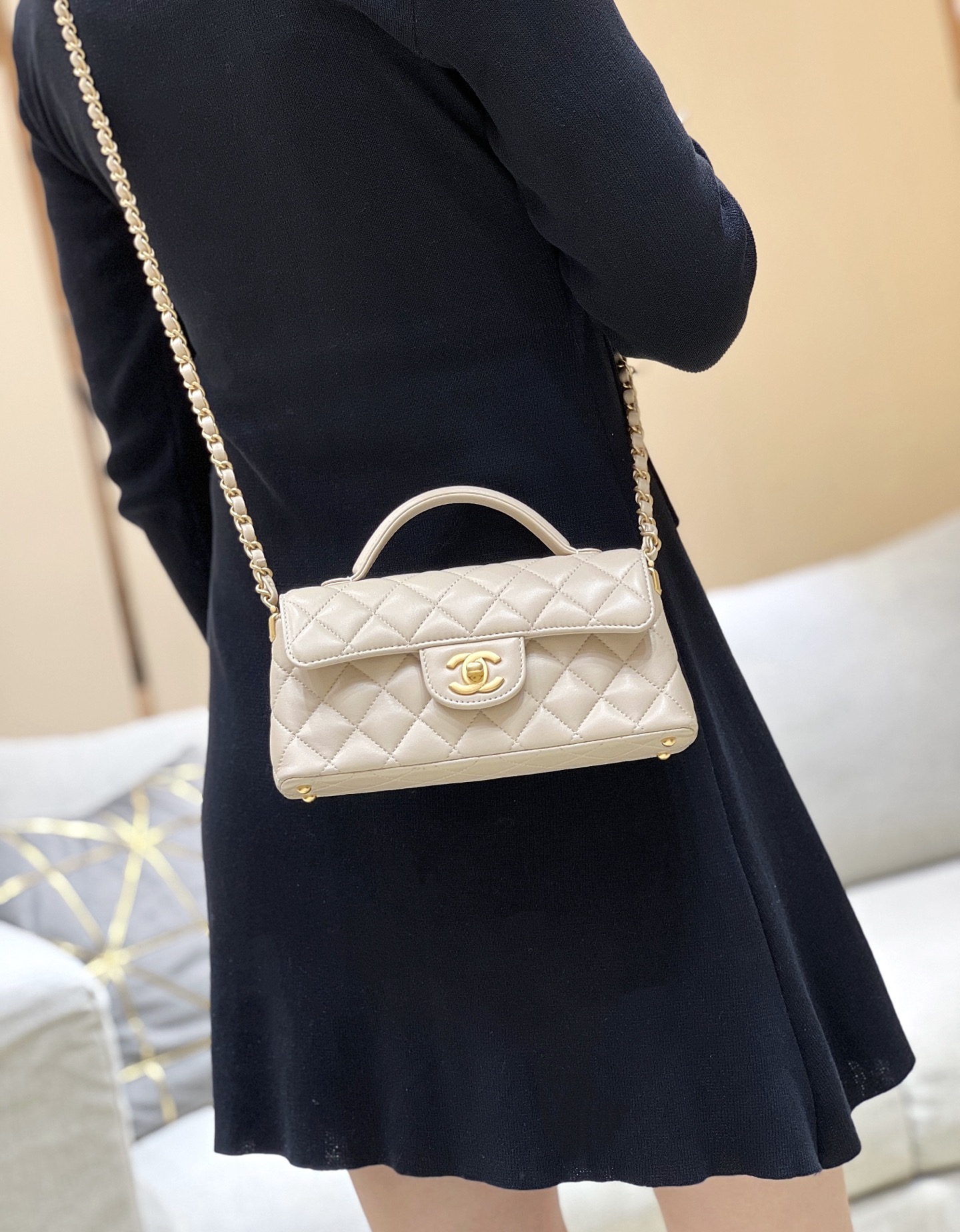 Chanel 25P Spring/Summer Preview Series Horizontal Kelly Handle Bag AS5354 00118