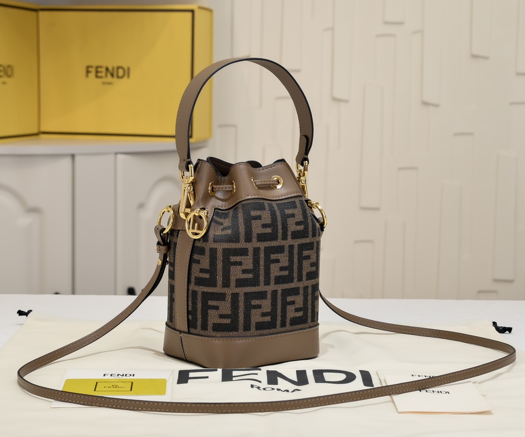 FENDI Mon Tresor Small Bucket Bag