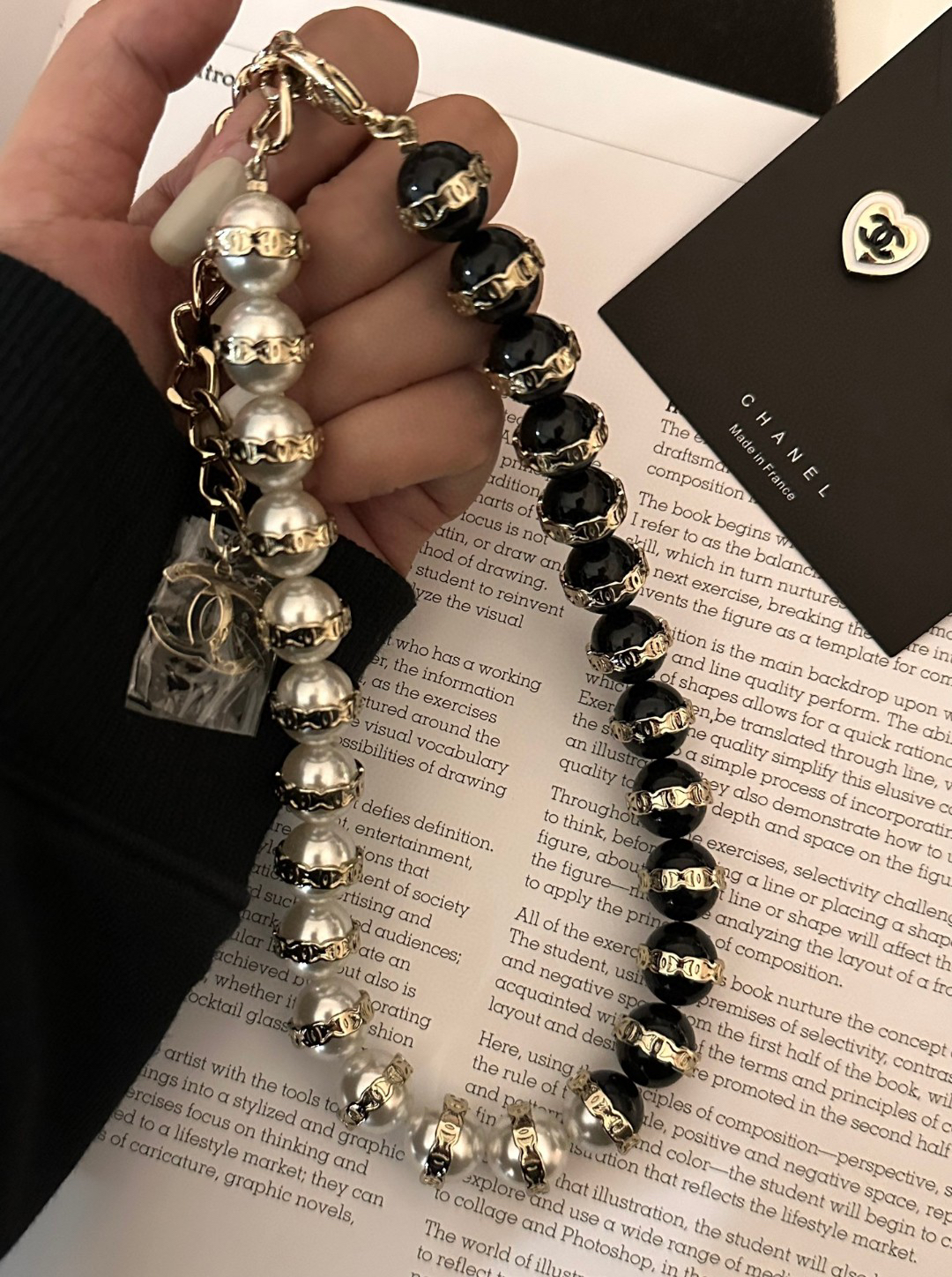 Chanel black and white pearl necklace