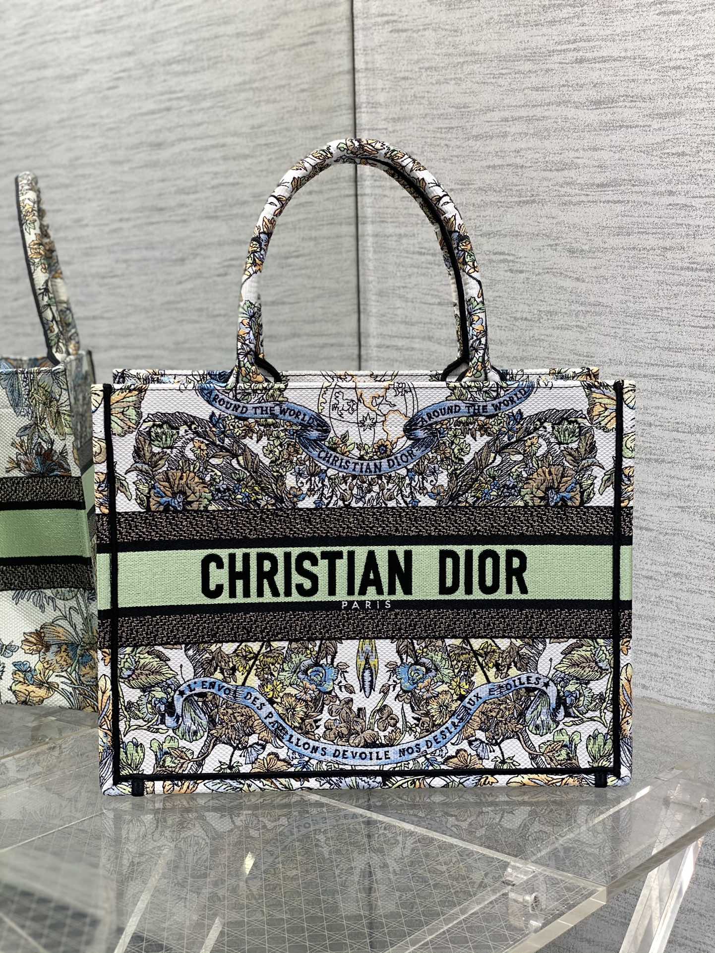 Dior embroidered tote bag medium