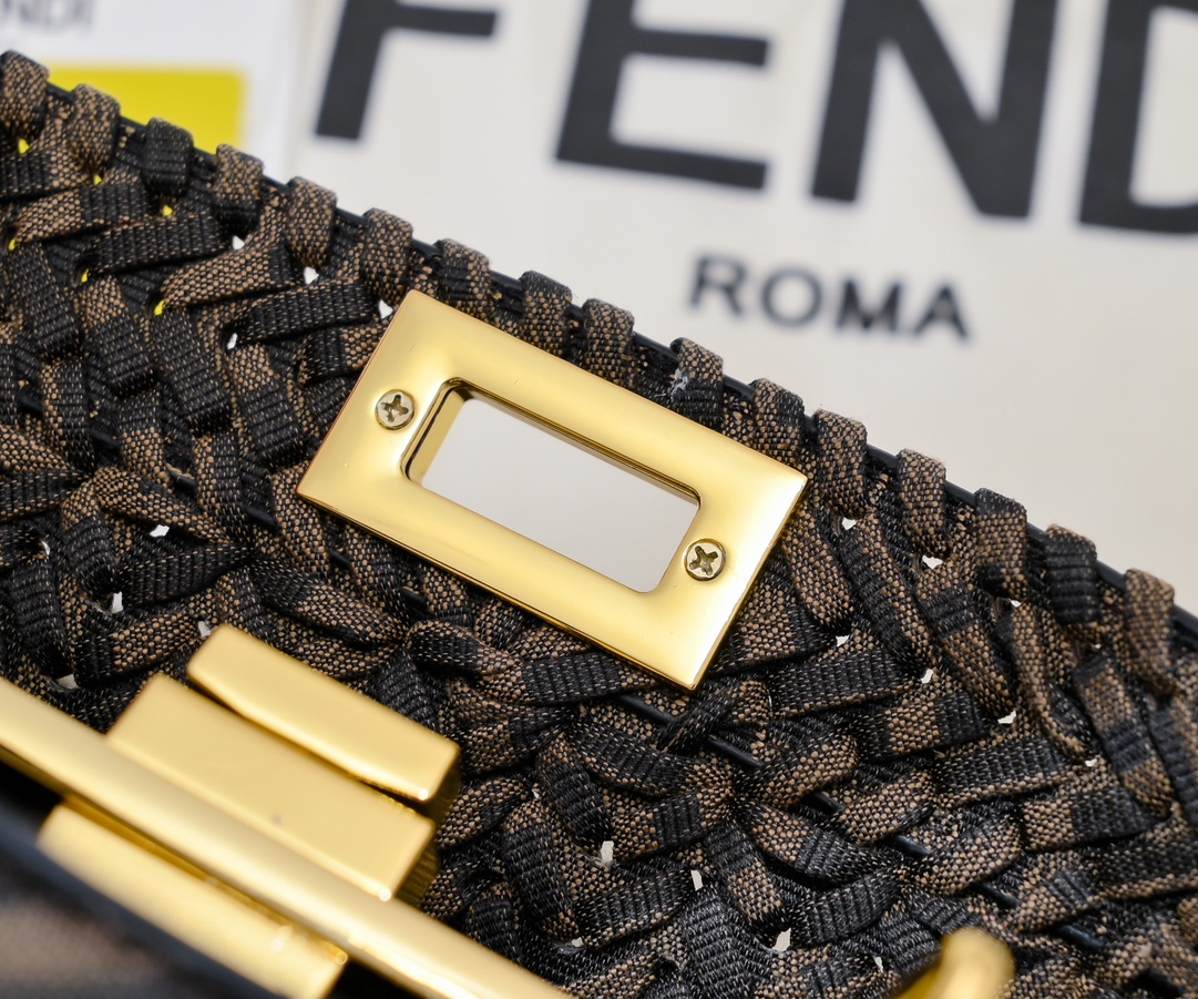 FENDI 2023SS EKABOO ISEEU Medium Handbag 3319