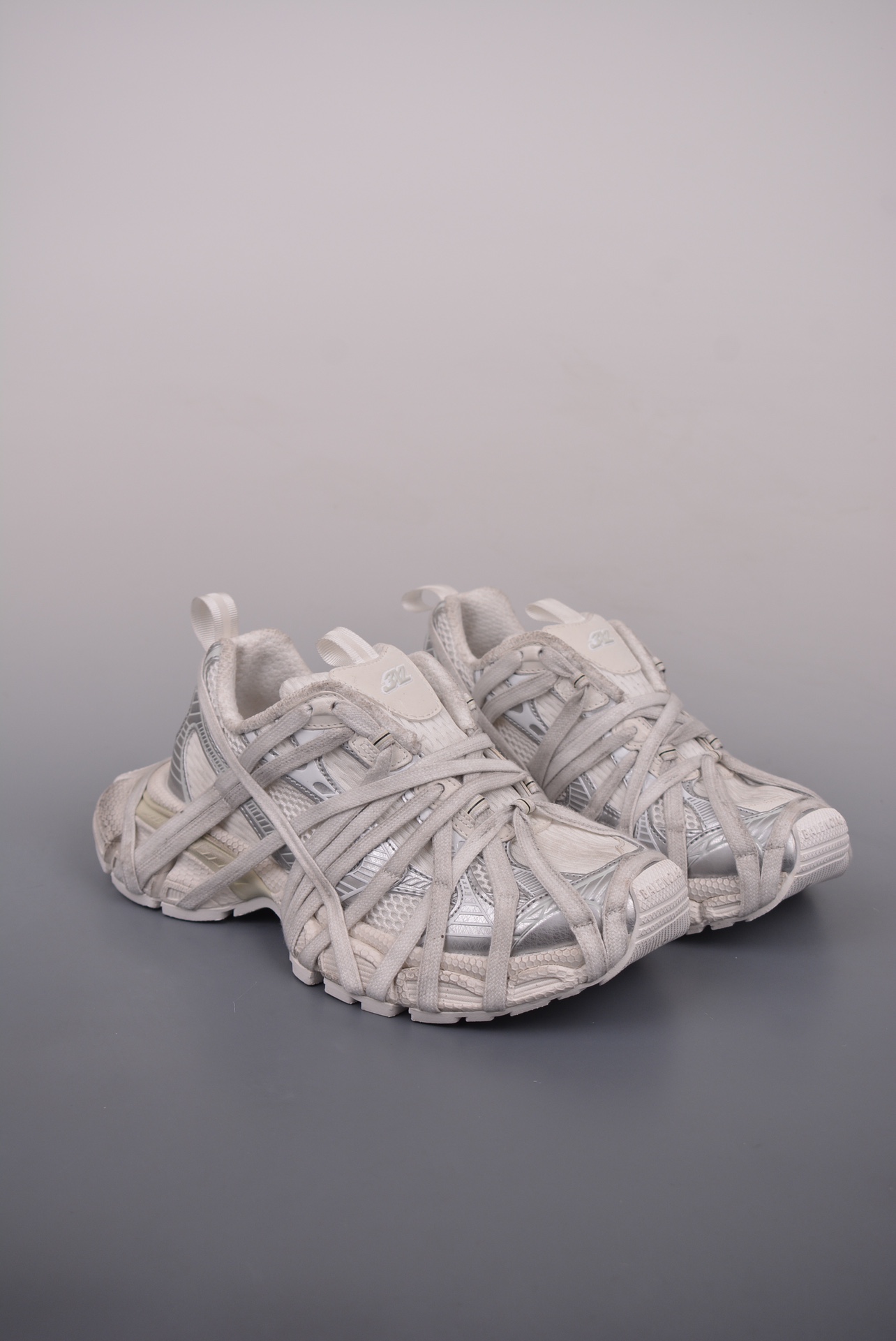 Balenciaga new 3XL lace-up trendy running shoes white distressed
