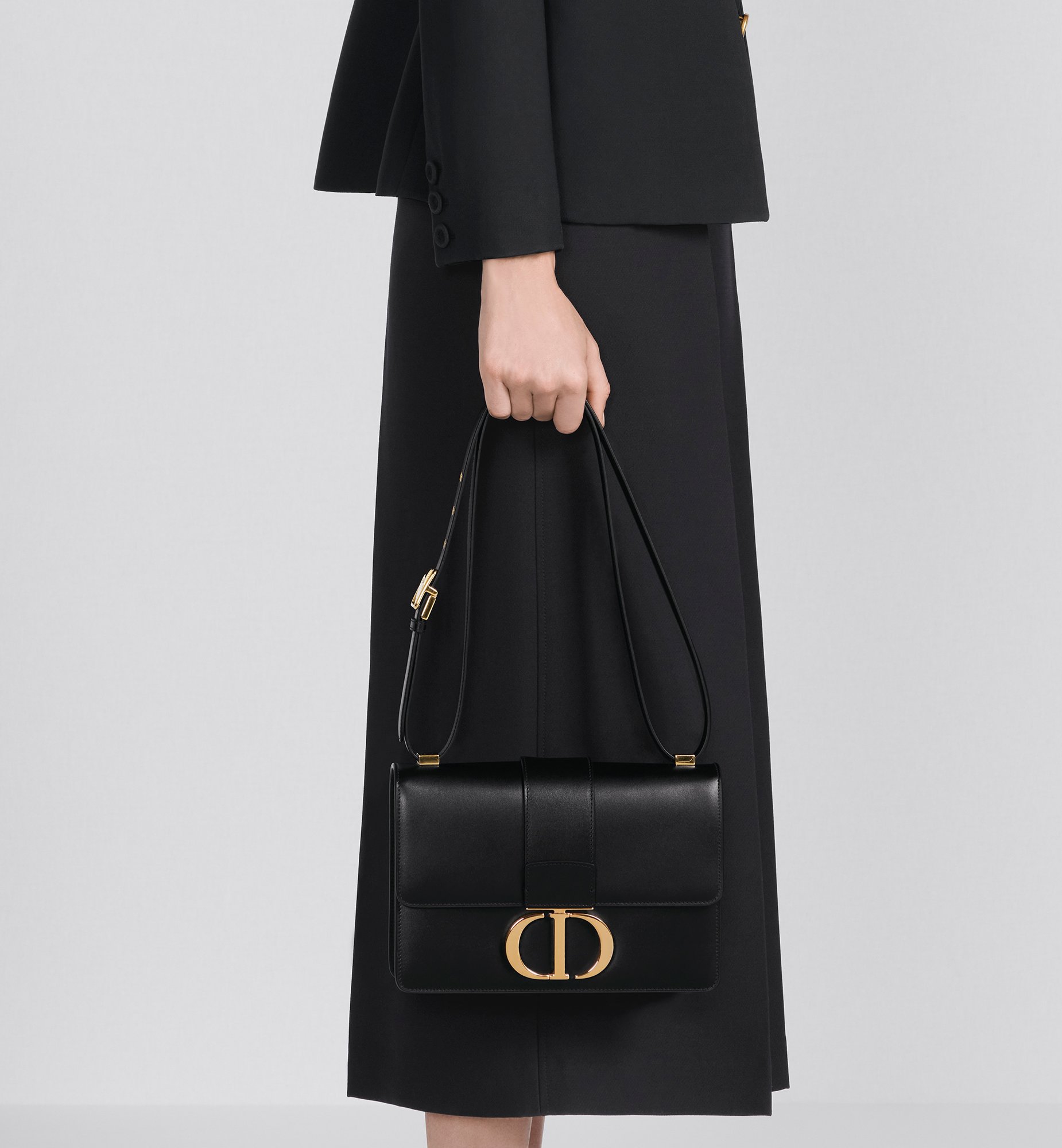 Dior 30 Montaigne Handbag M9203UMOS_M911