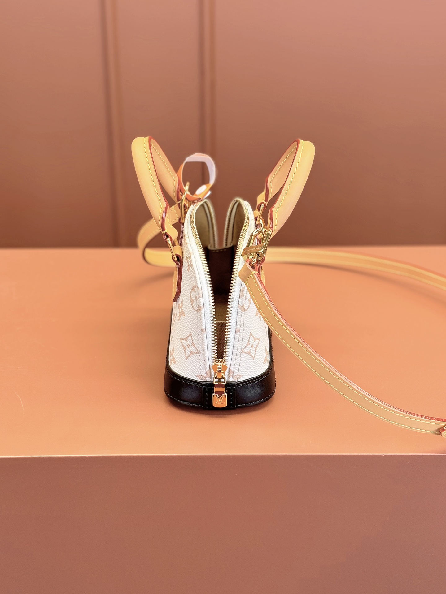 Louis Vuitton NANO ALMA Handbag M46895
