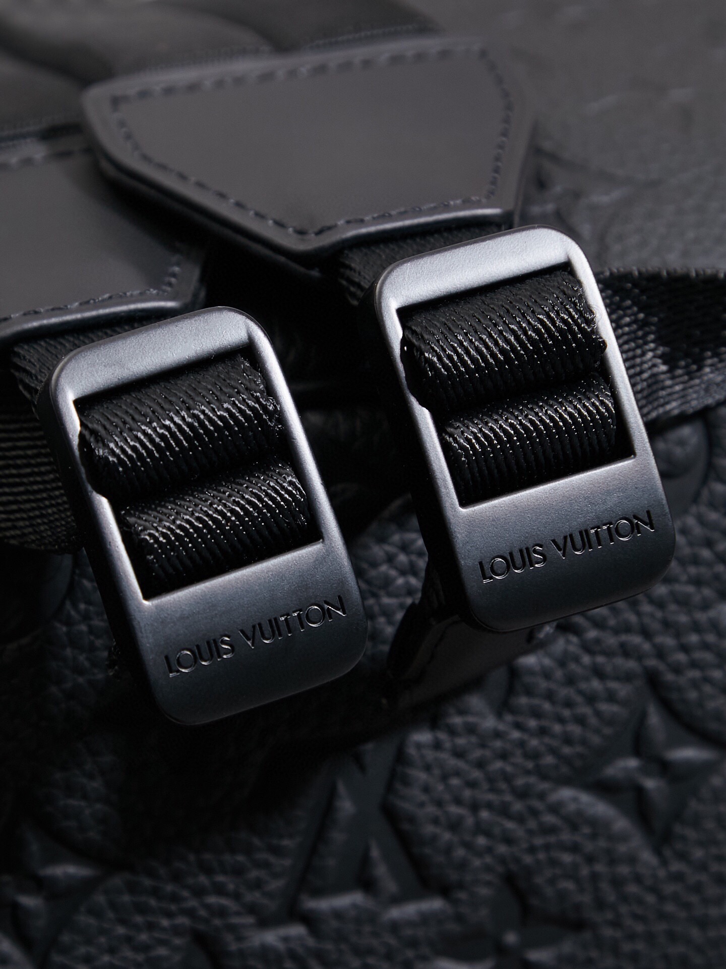 Louis Vuitton Christopher Small Backpack M20899